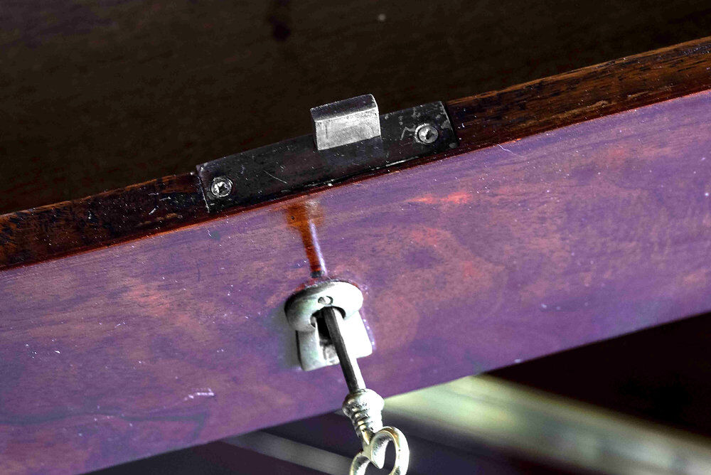 Large cylinder desk, Directoire