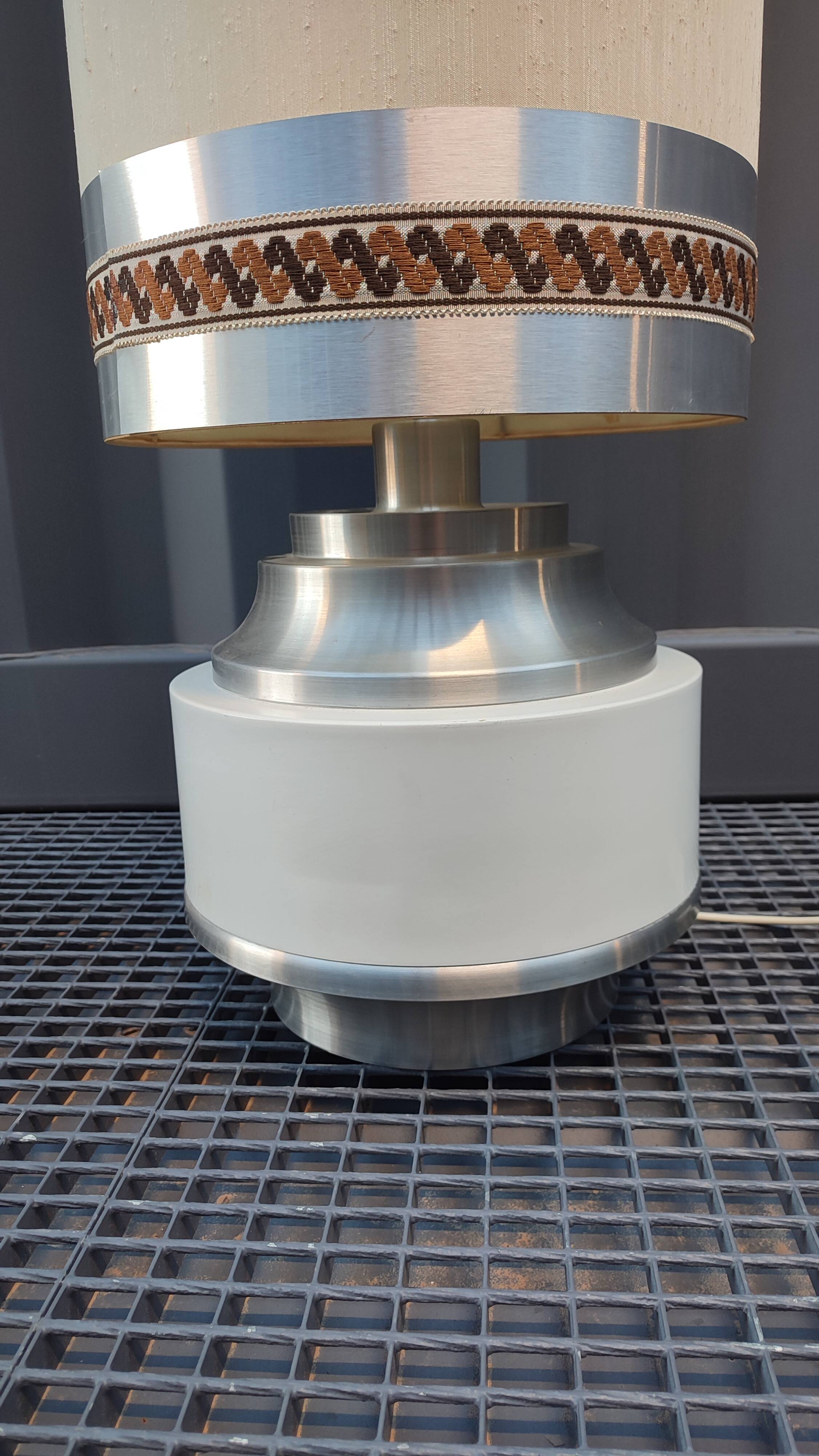 Lampe de parquet cylindrique en aluminium