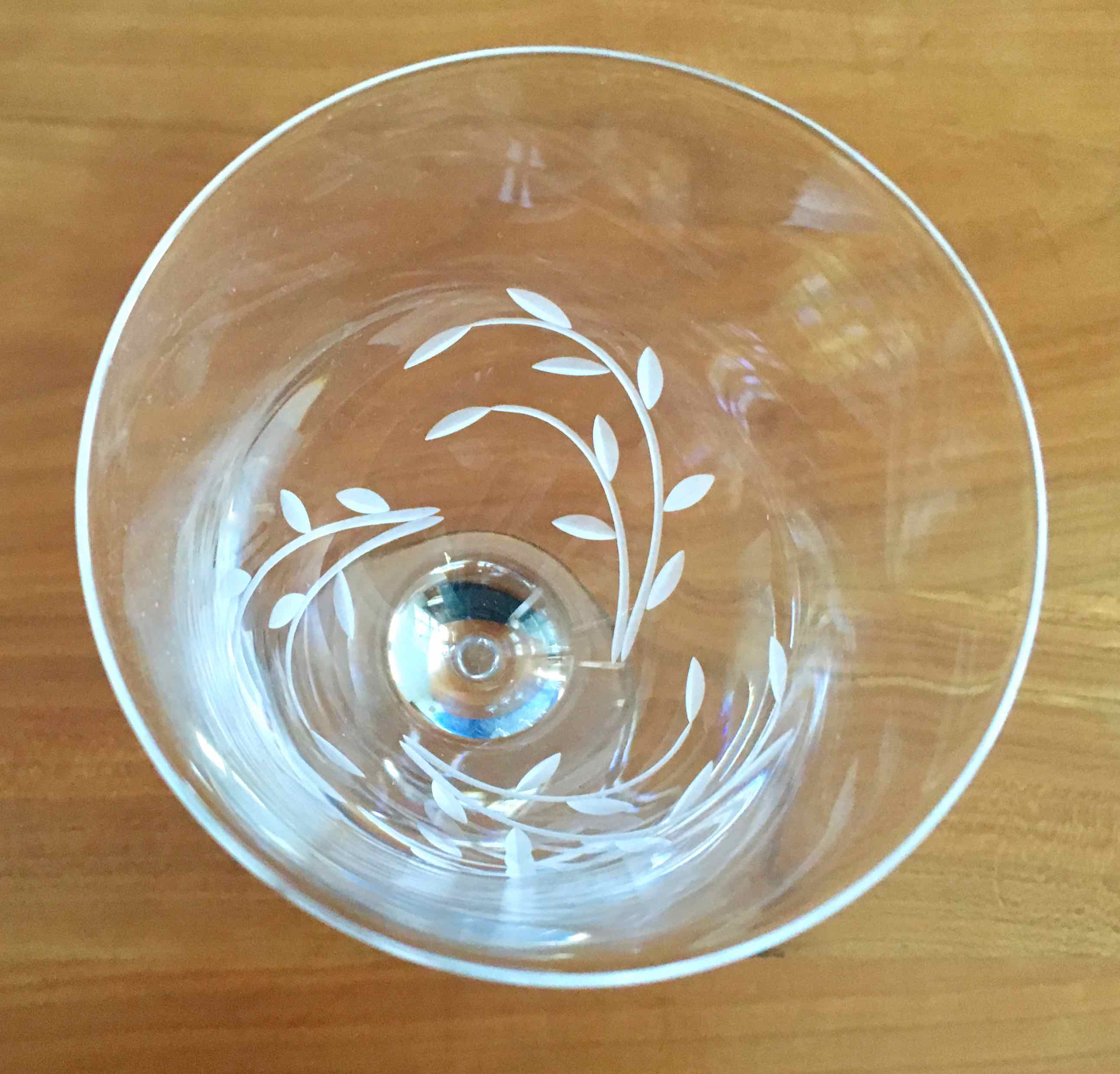 Set 6 engraved crystal wine glasses