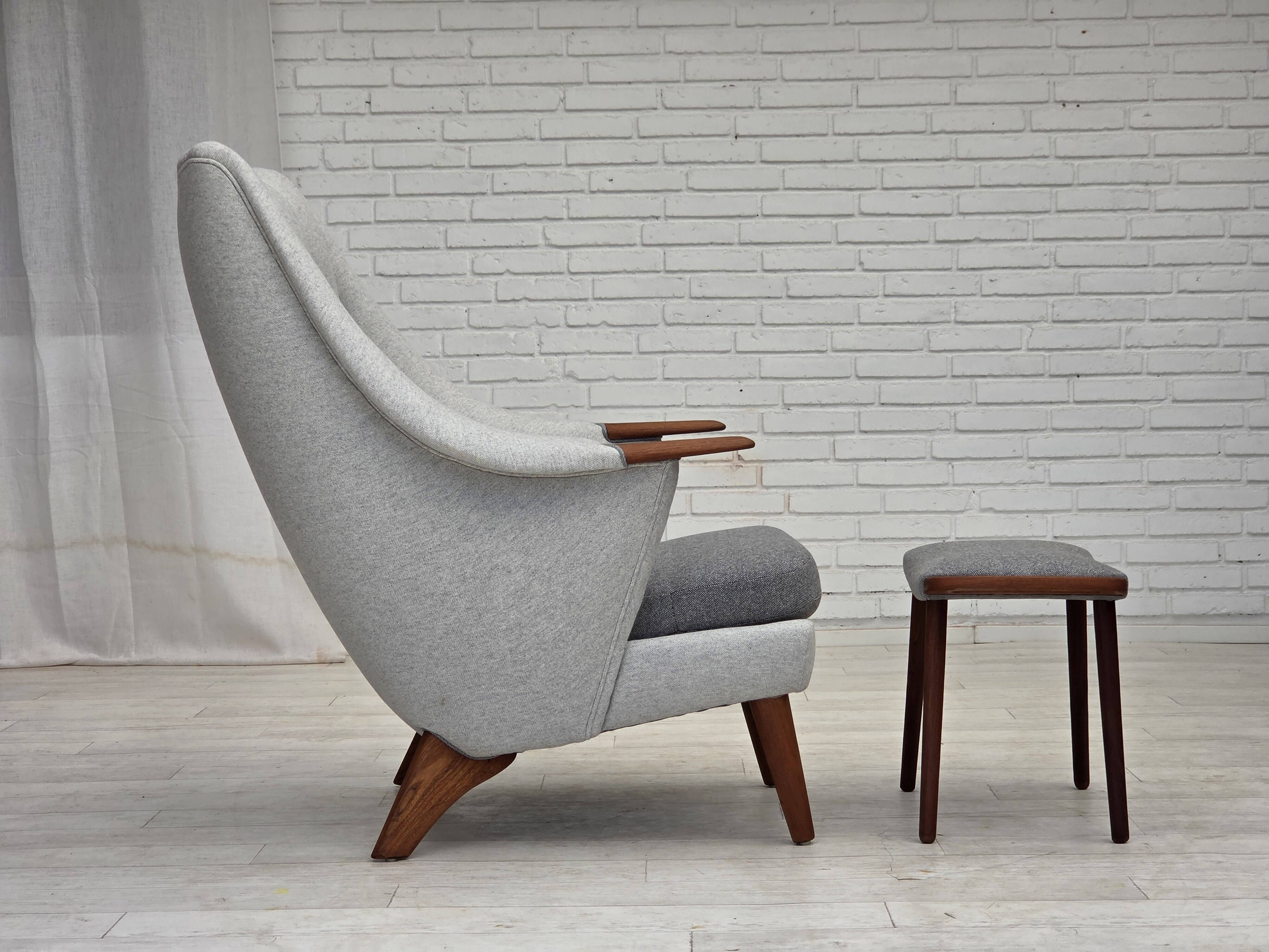 Fauteuil danois à dossier haut avec tabouret, années 1970, laine, bois de teck.