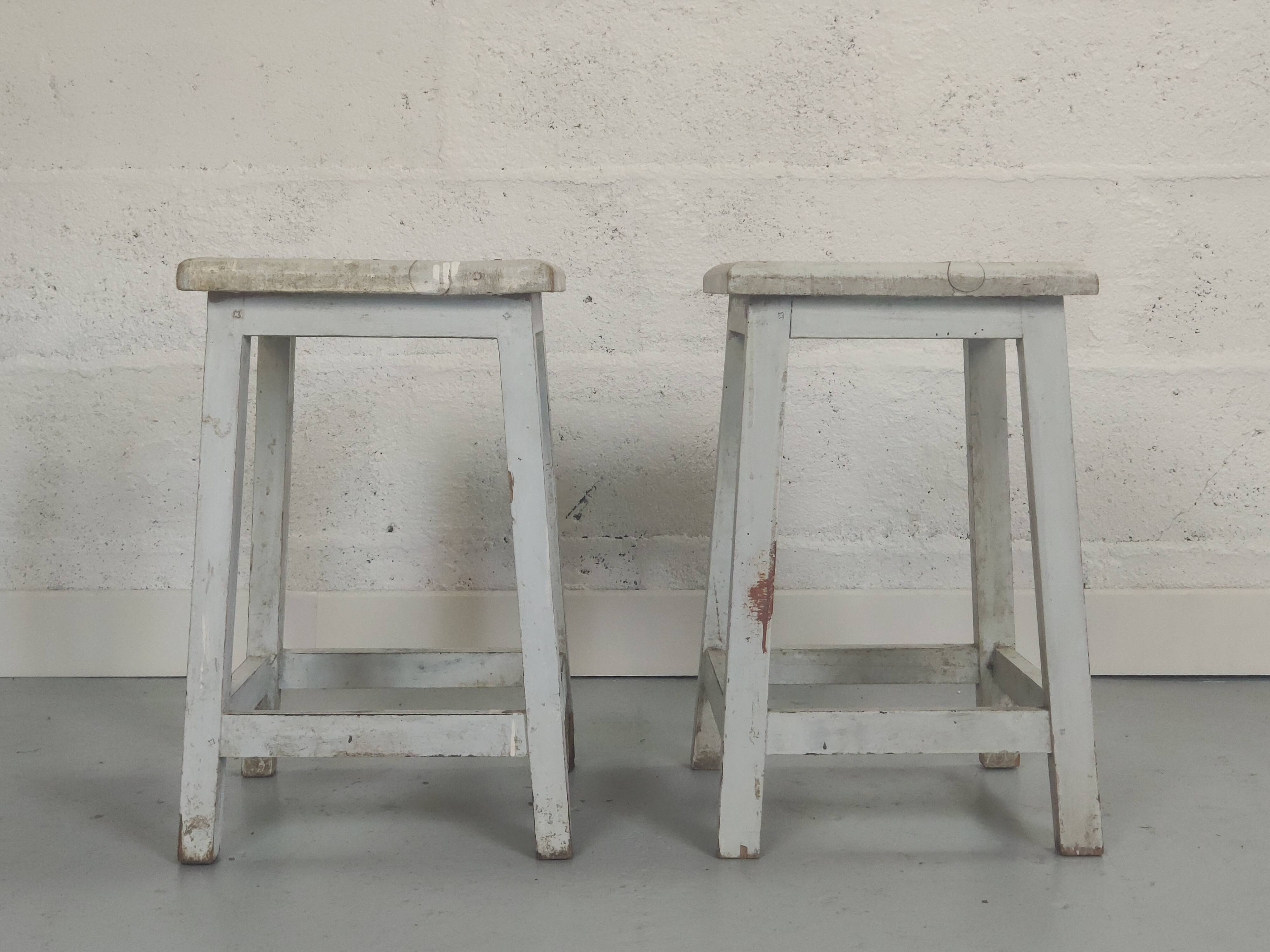 Paire de tabouret de peintre blanc vintage bois
