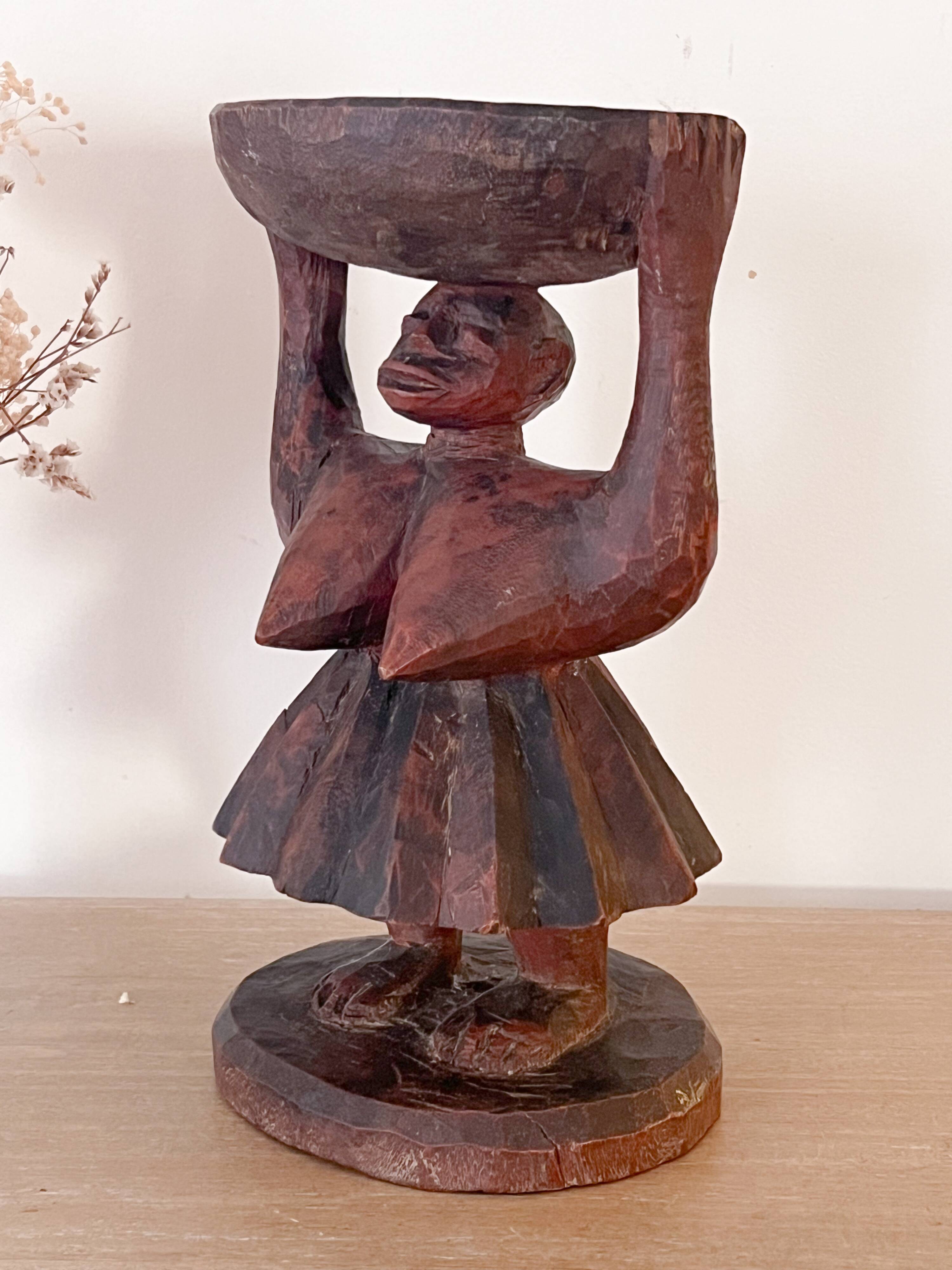 Wooden cup - Woman with pleated skirt (Burkina Faso)