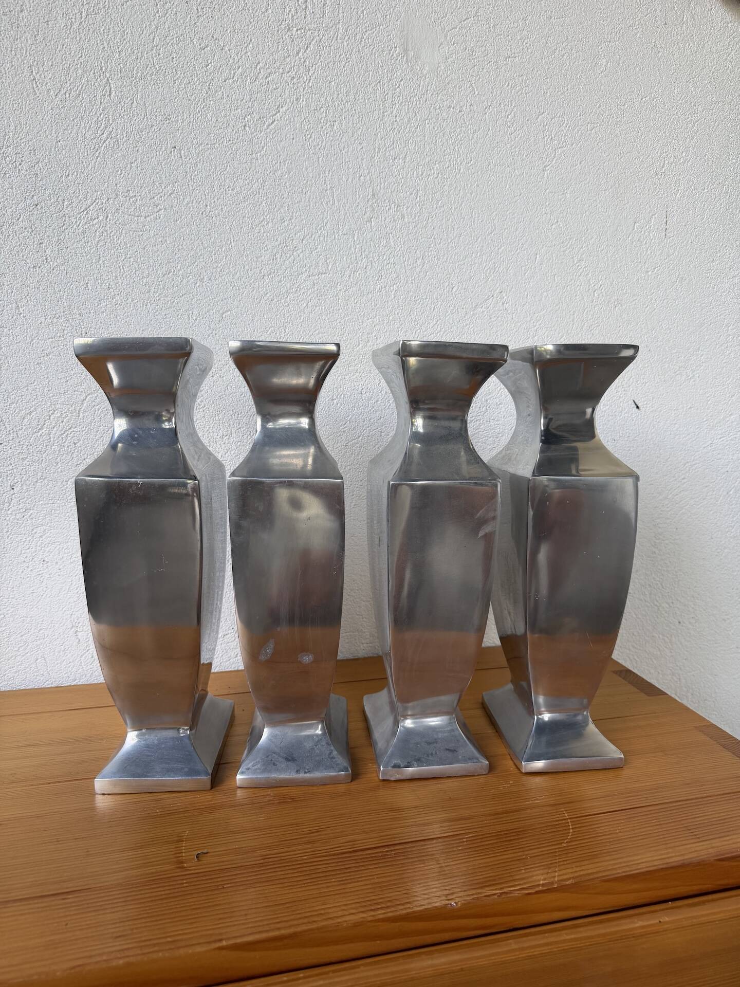 Set 4 vases en fonte d’aluminium