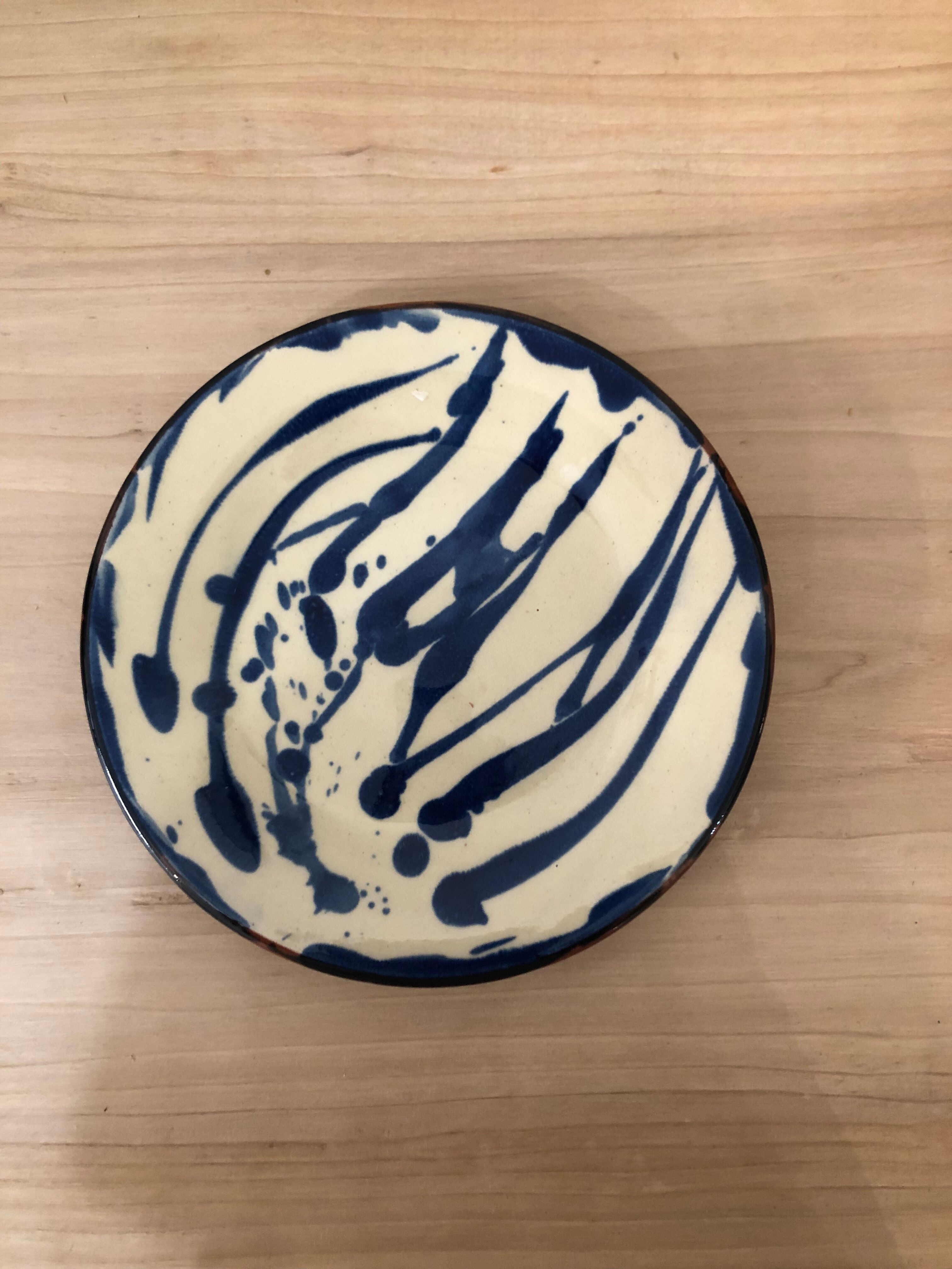 Desert plate in sandstone blue pattern