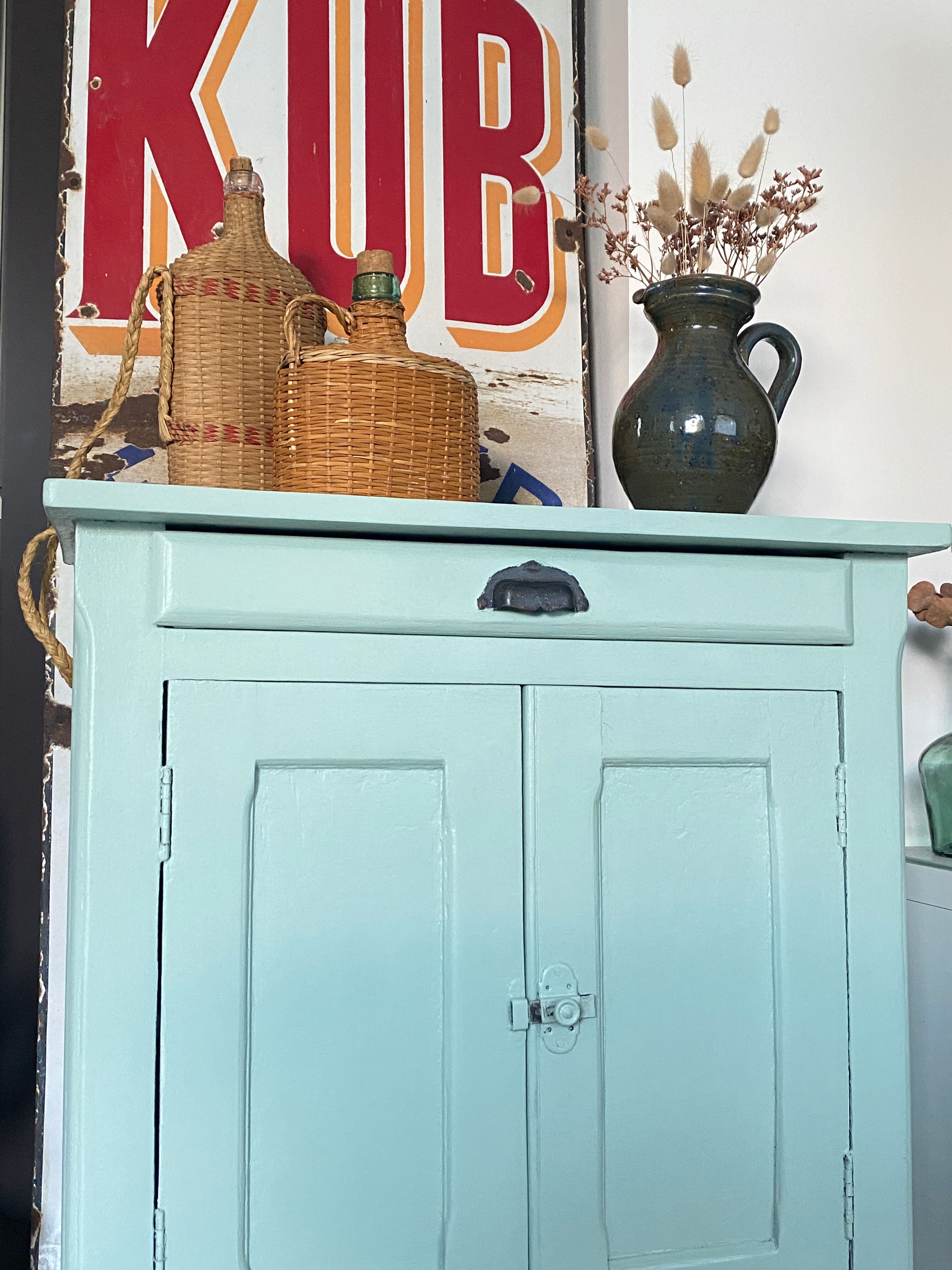 Buffet parisien vert mint
