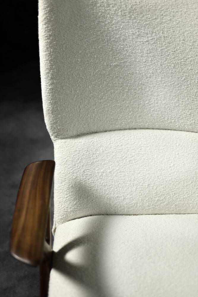 Fauteuil haut de salon vintage en teck et tissu bouclé blanc du milieu du siècle norvégien, années 1960