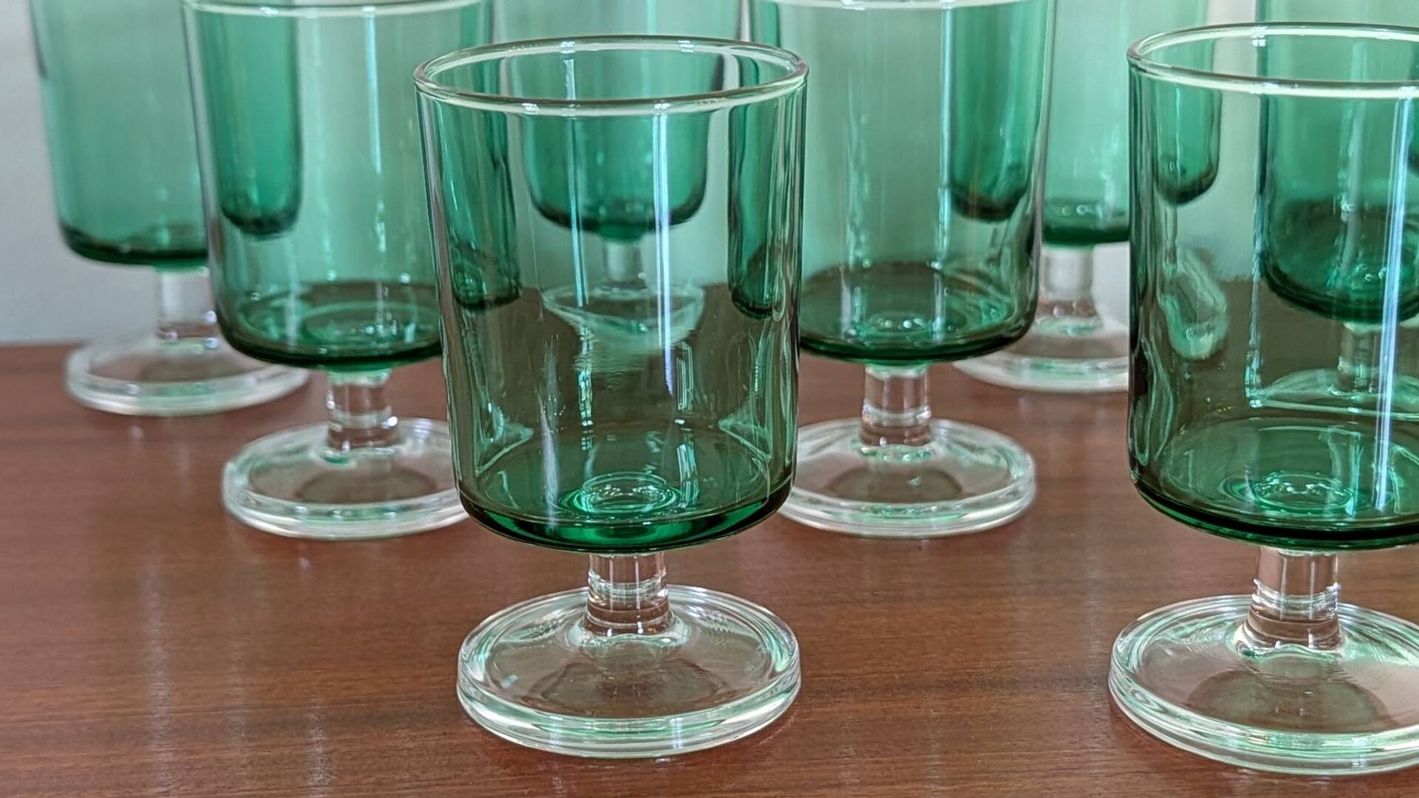 Set of 9 green glasses from the 70s.