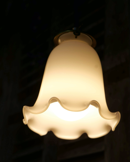 Lace opaline suspension