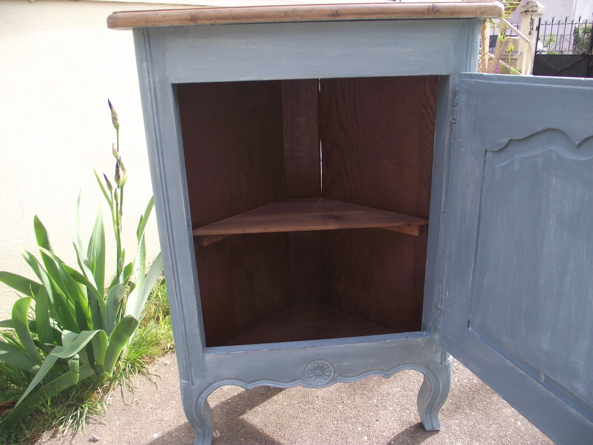 Louis xv style notch in solid oak patinated blue grey