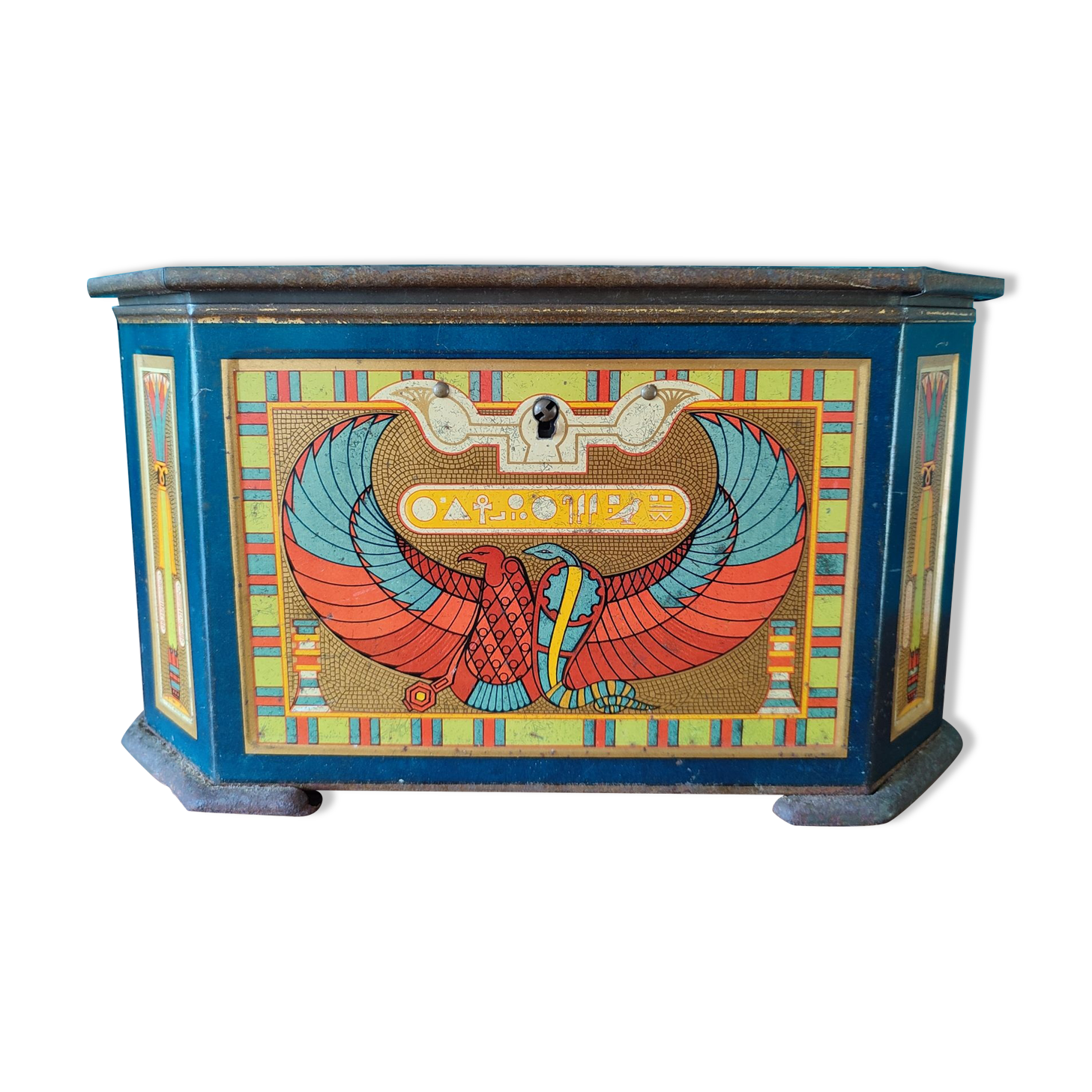 Ancient jewelry box in lithographed sheet metal Cléopâtre Egypt