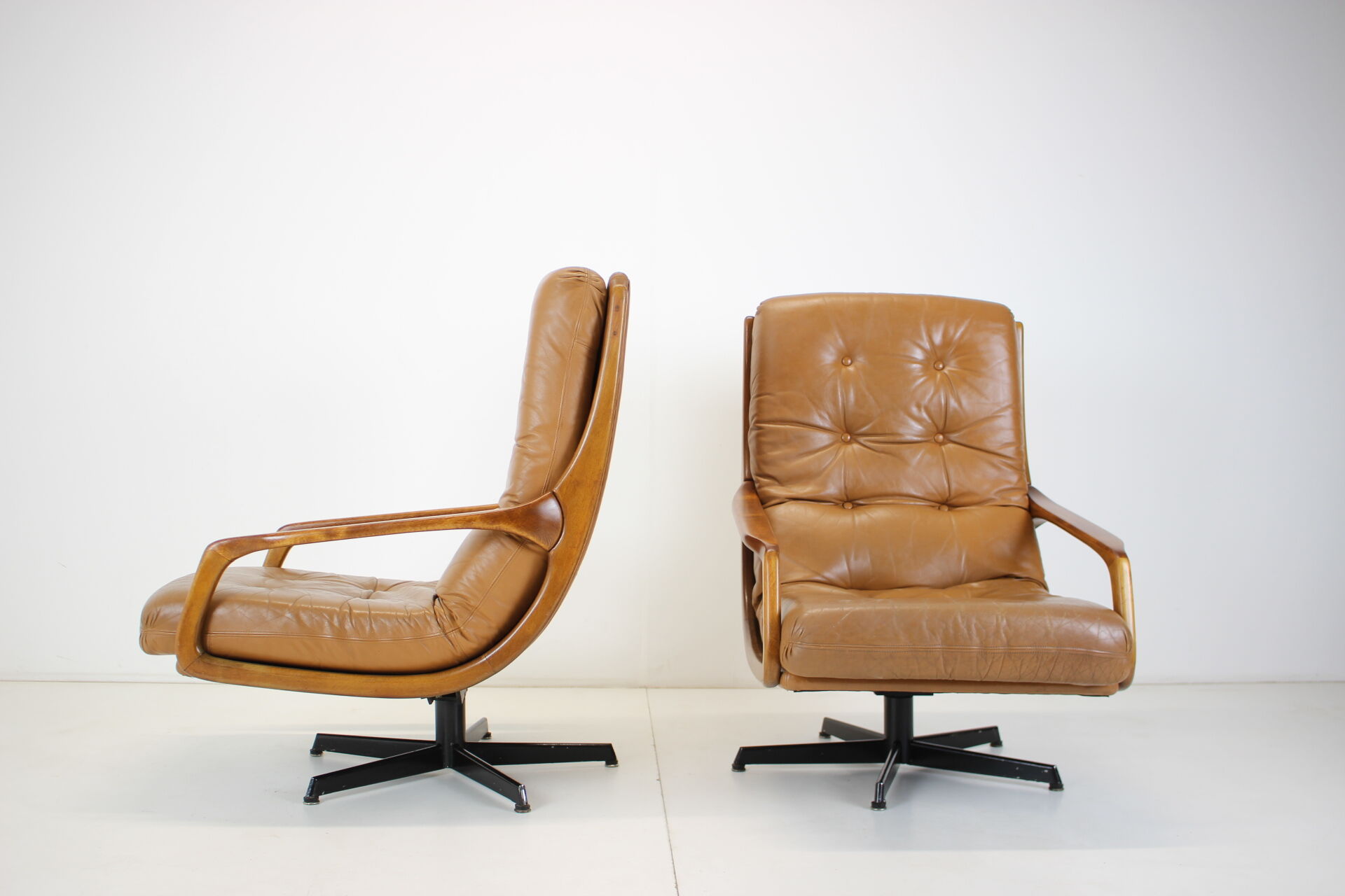 Eugen Schmidt set of 2 leather armchairs for Soloform
