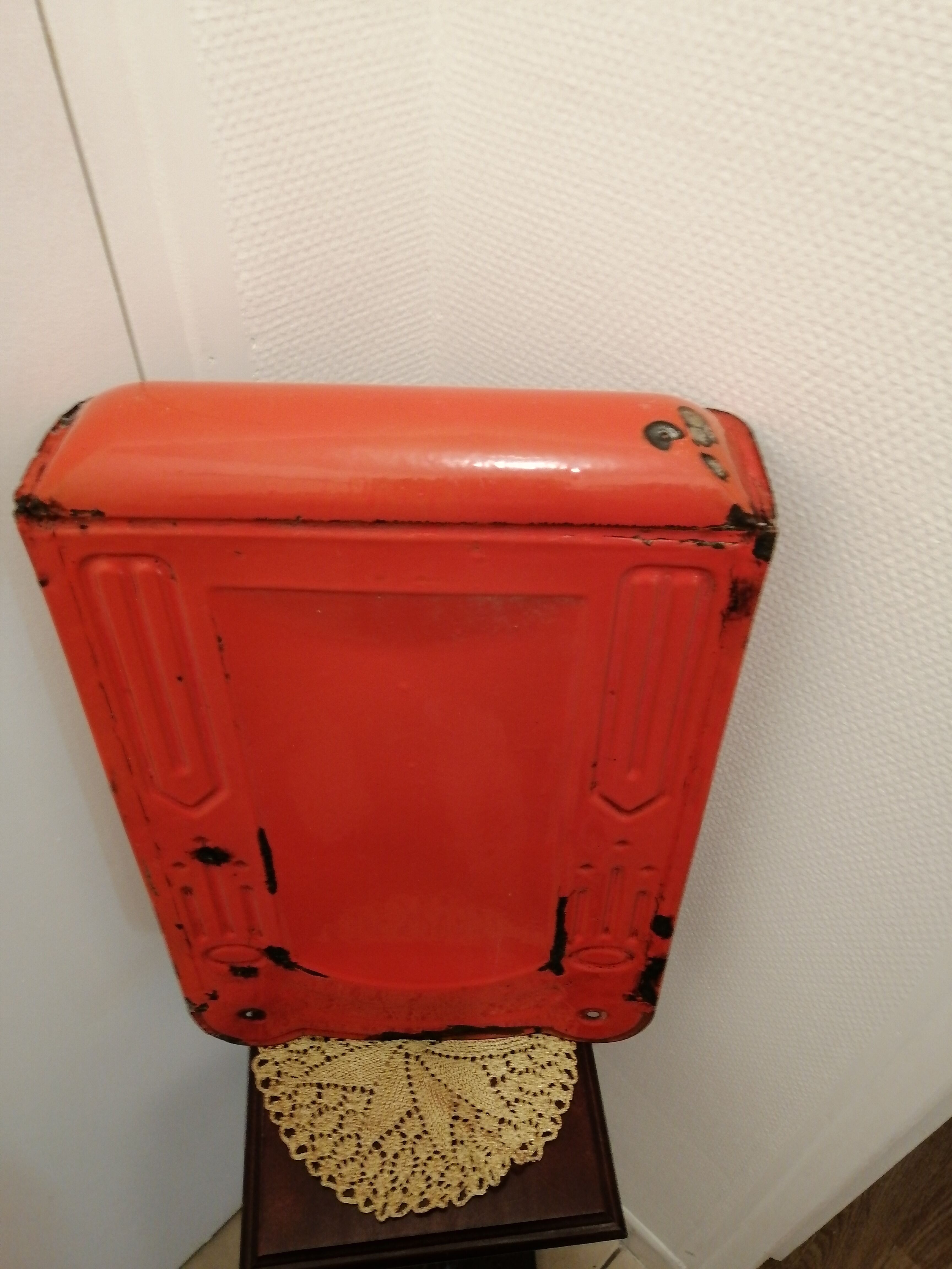 Old utensil holder drain