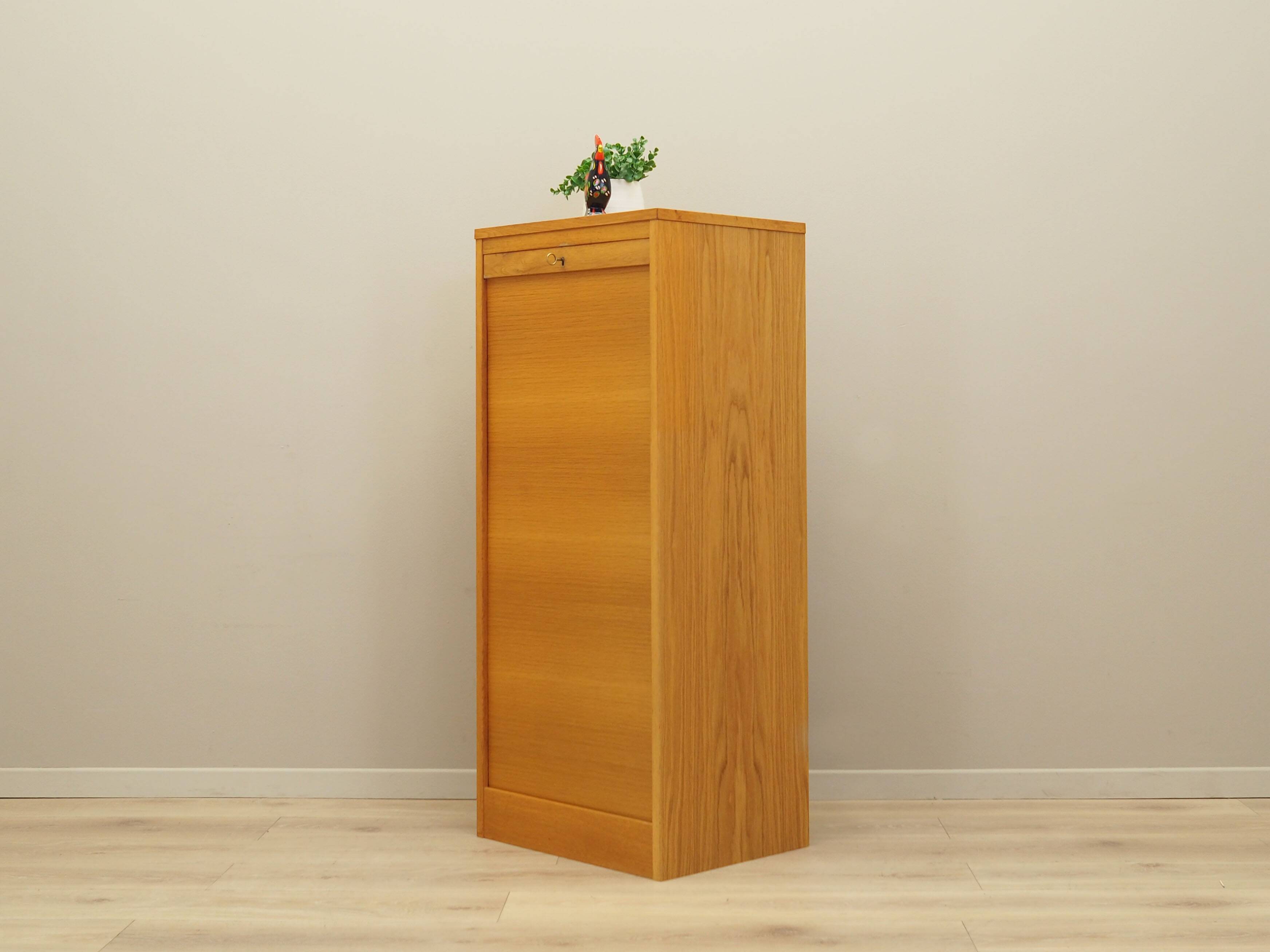 Ash dresser, Danish design, 1960s, production: Denmark