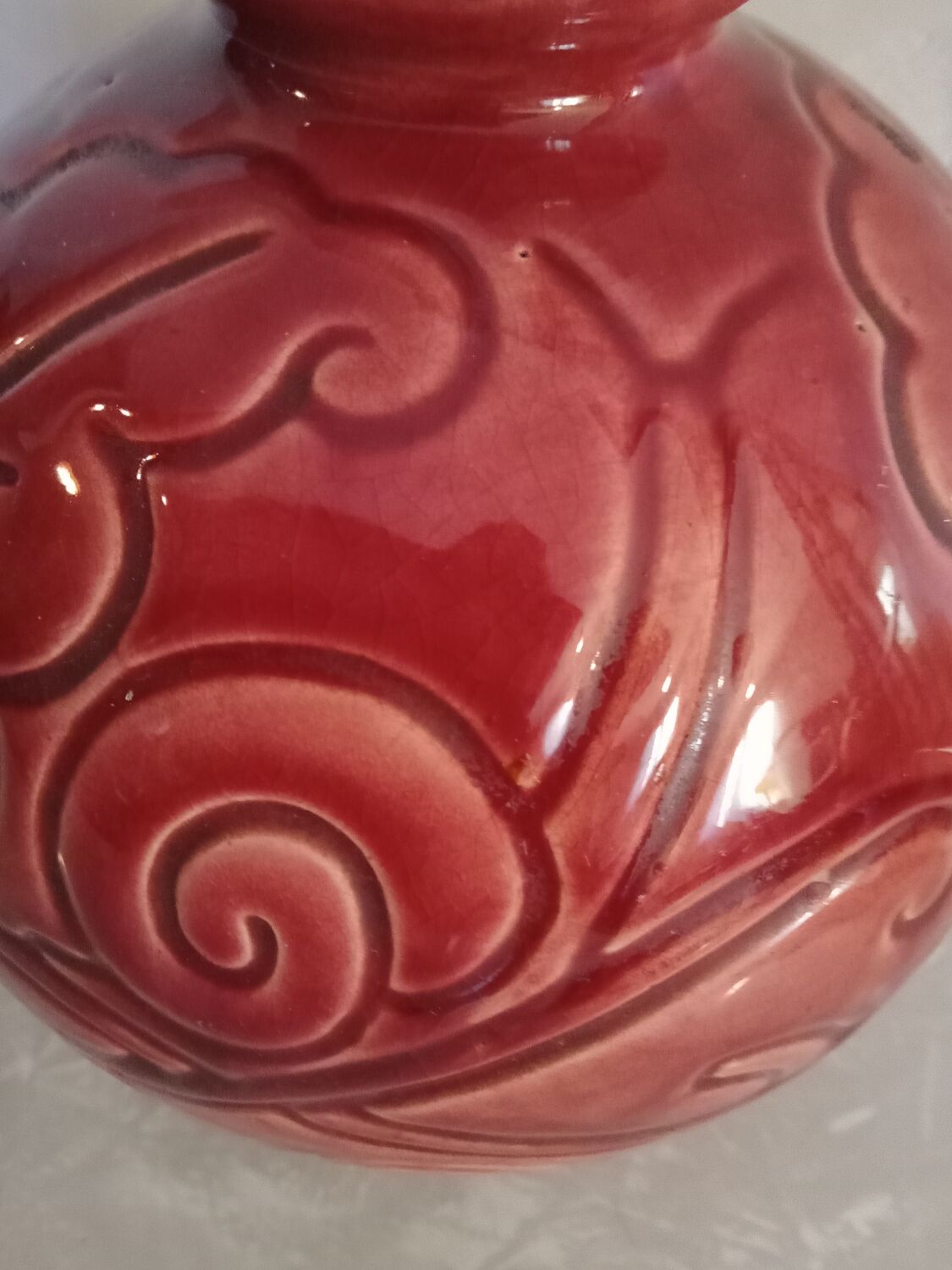 Saint Clement ball snail vase