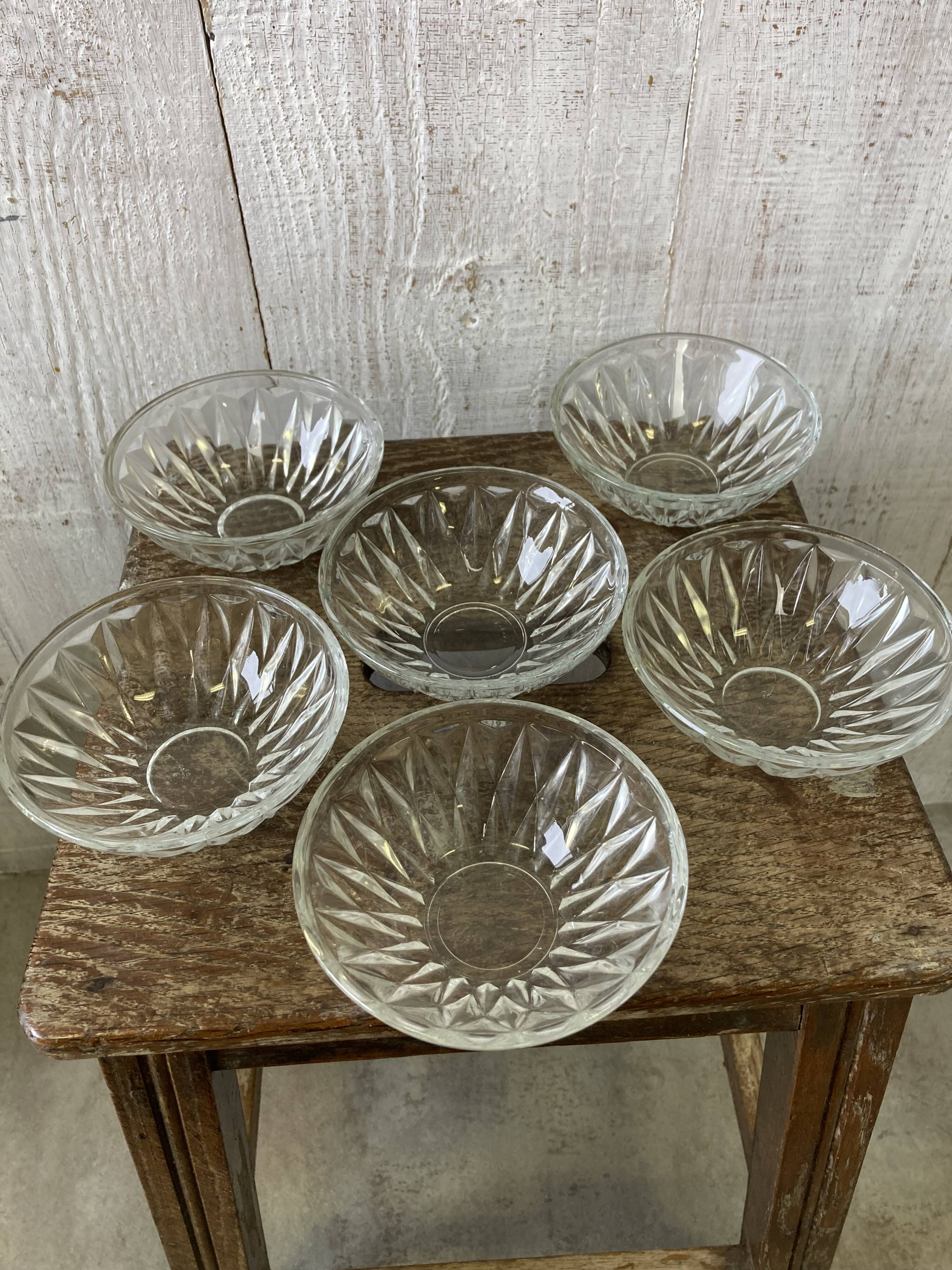 Set of 6 ramekins/bowls