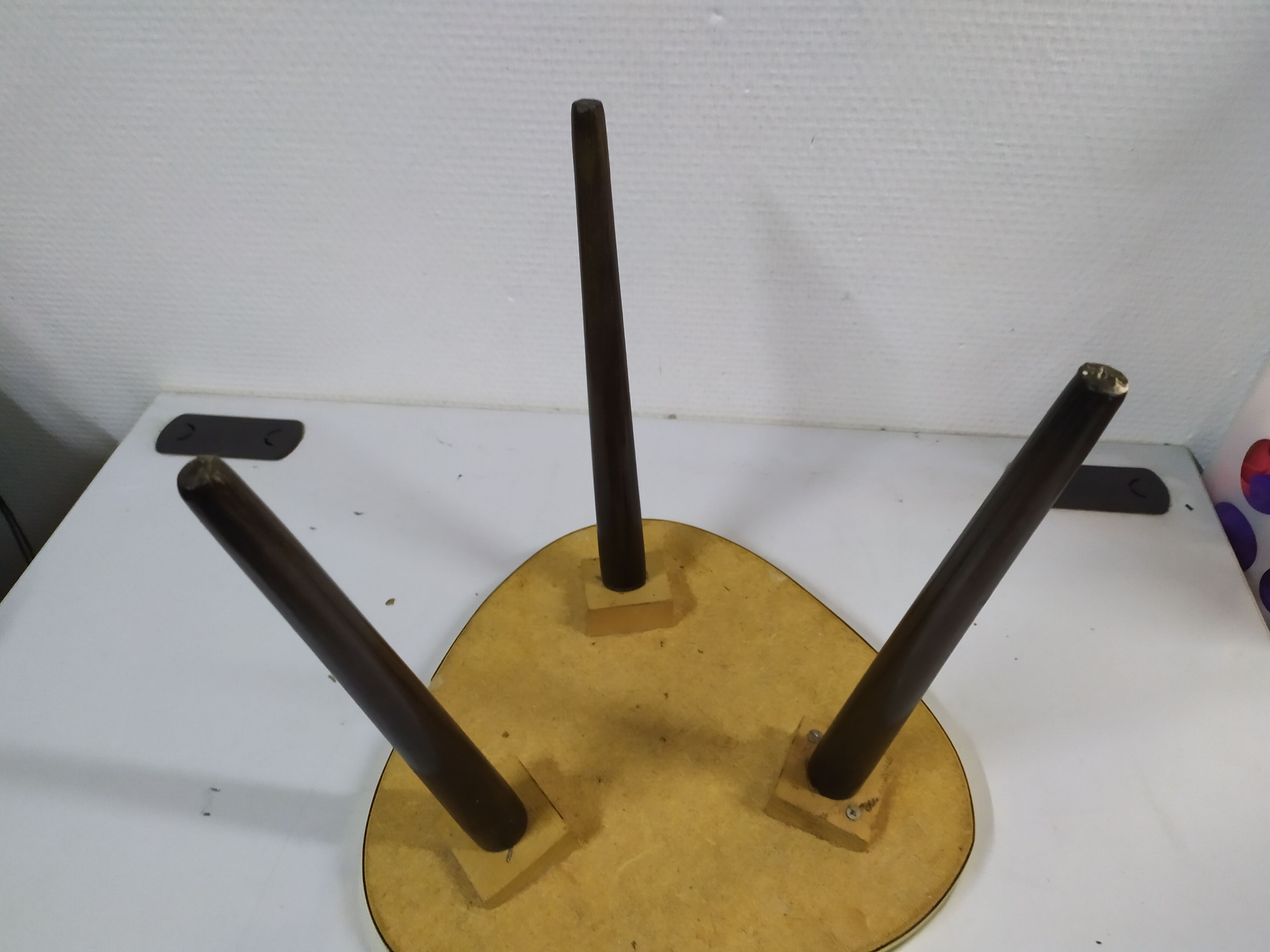 Plant holder in Chinese formica décor