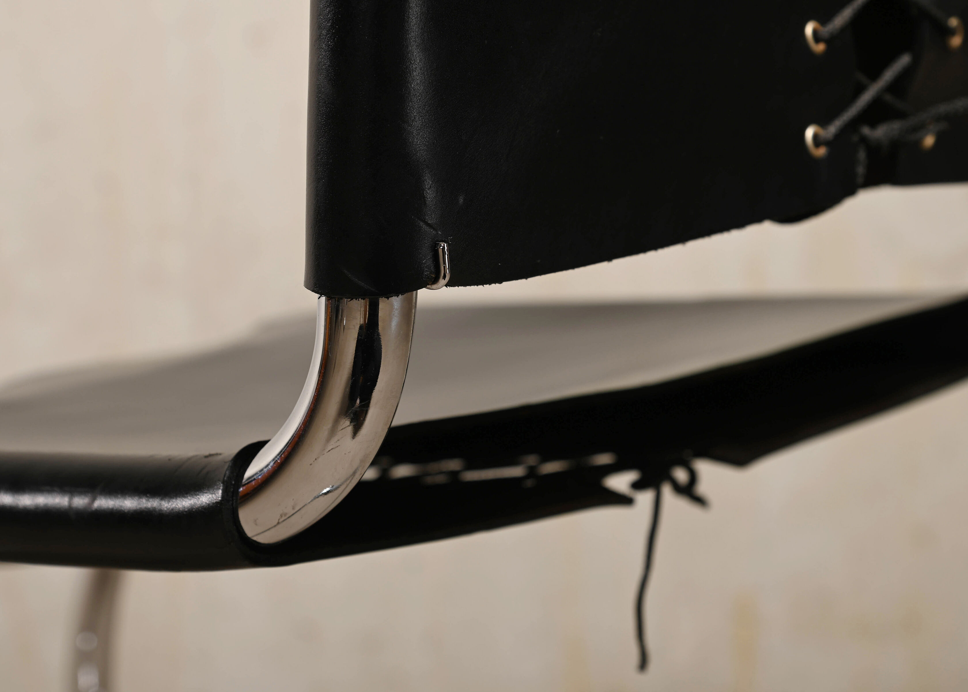 Mies Van Der Rohe Mr10 Cantilever chairs in black leather for Knoll