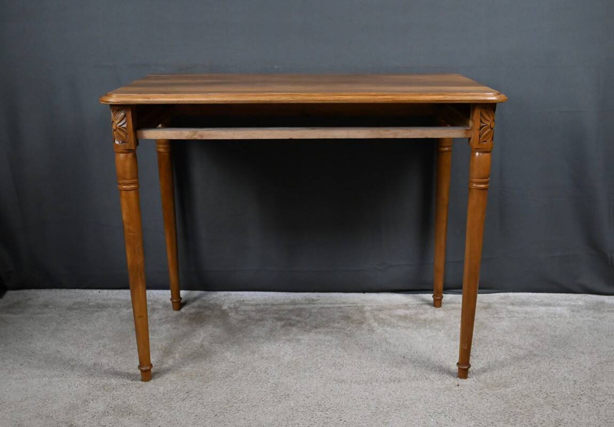 Table bureau en noyer, maison Henry Geneste – 1ère partie XXe
