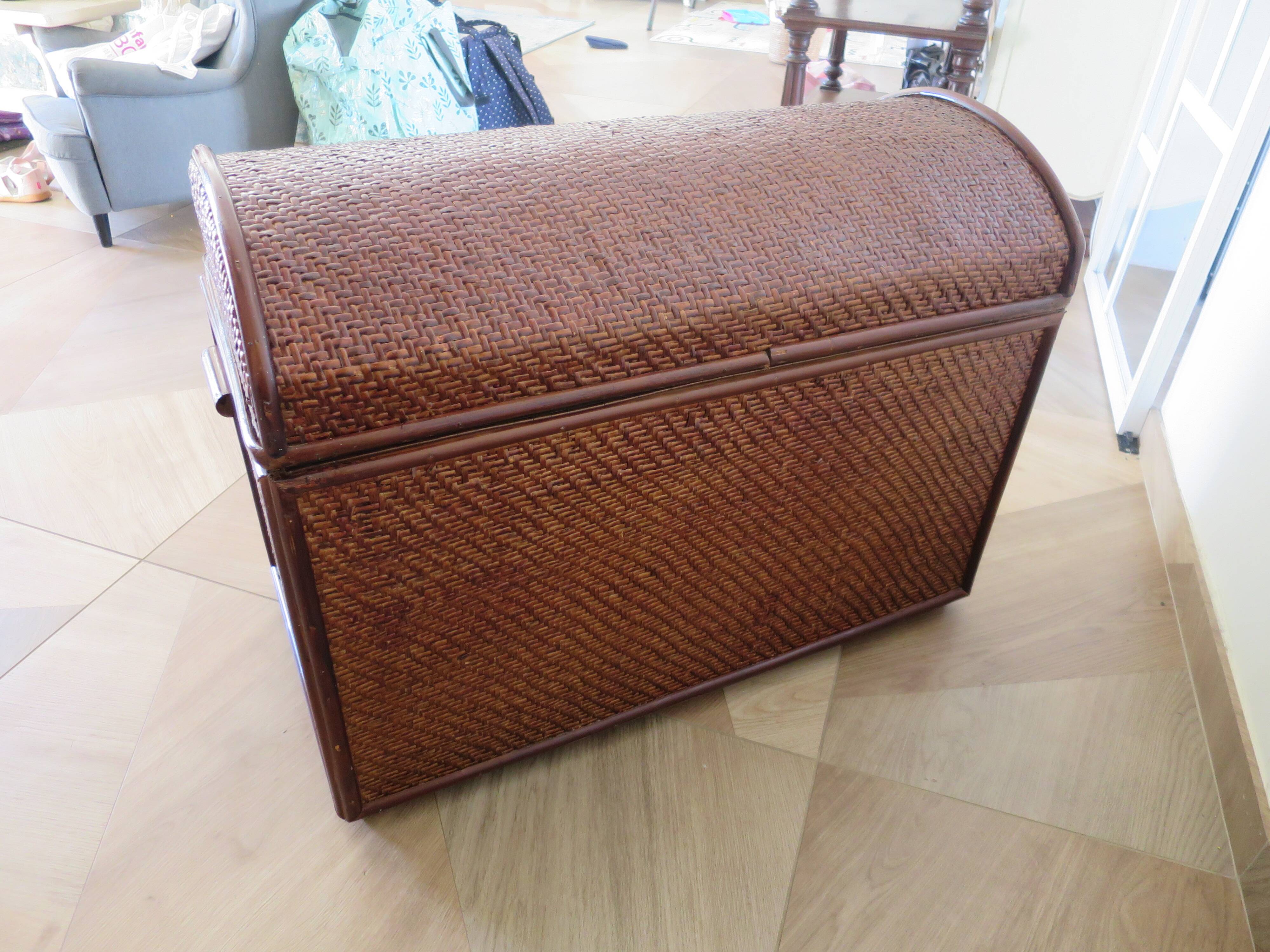 Vintage storage chest - curved - woven rattan - 1970s - mahogany colour