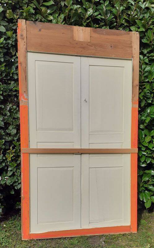Pair of 19th-century cupboard doors and their frame (1st), woodwork