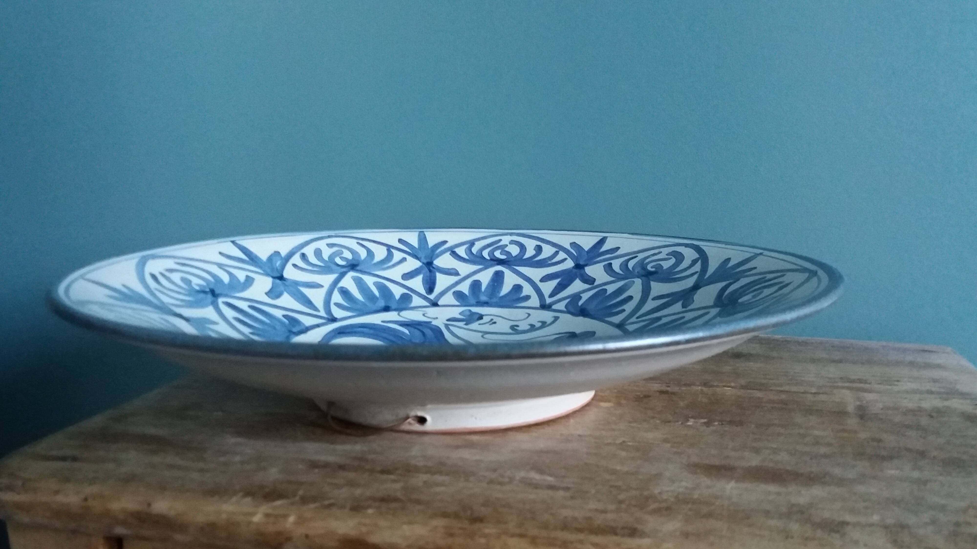 Decorative plate signed Punter, earthenware from Teruel, Spain.