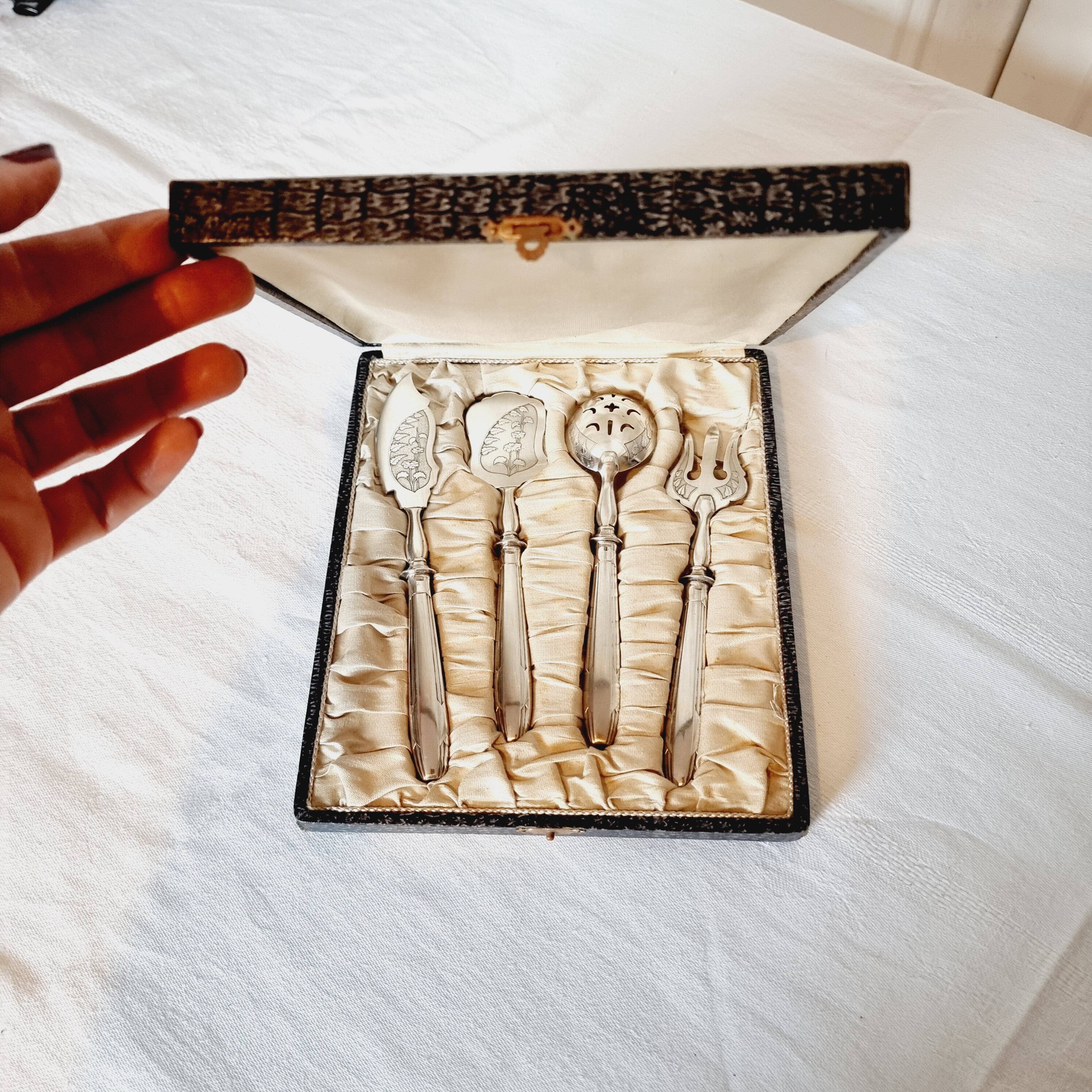 4 Art Deco Cubiertos to serve Postres or Frutas de Metal Plata de Principios S.XX