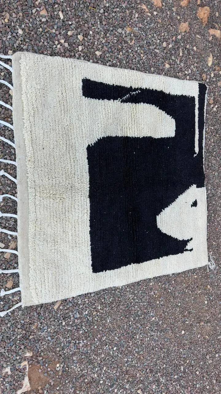 Handmade pure wool Moroccan rug 3x2 m