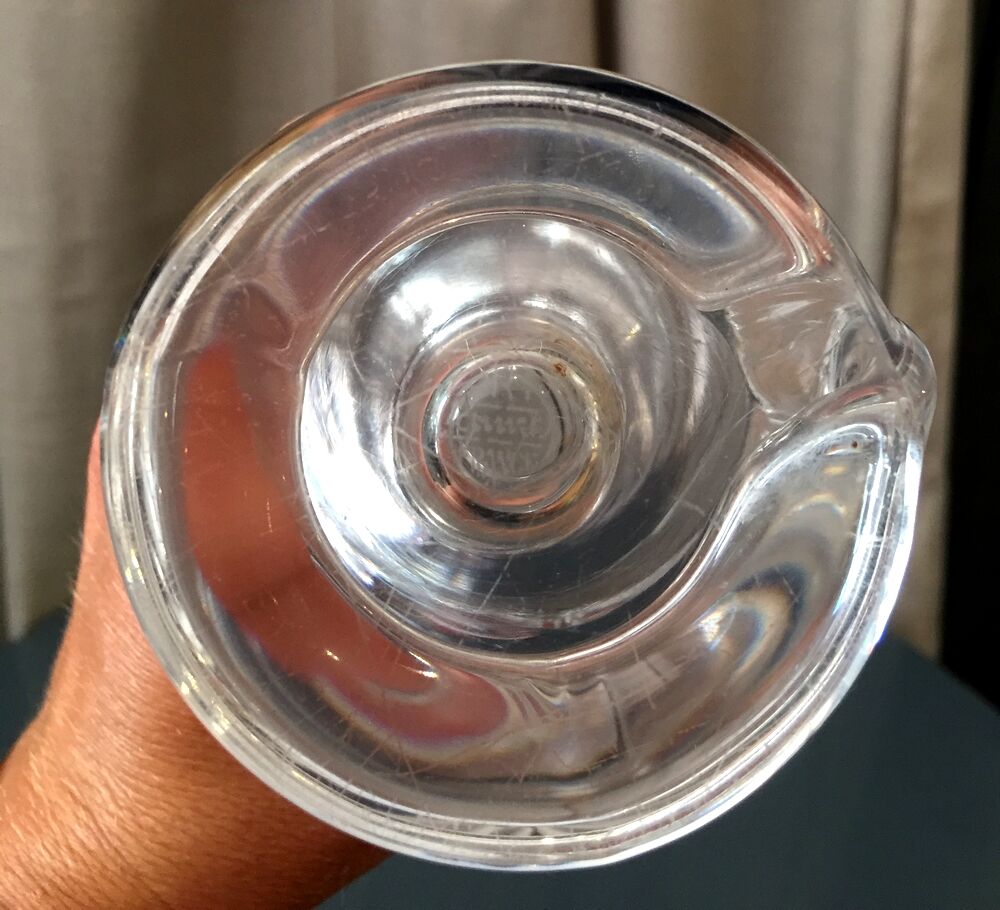 Crystal vase of torsadee shaped valves