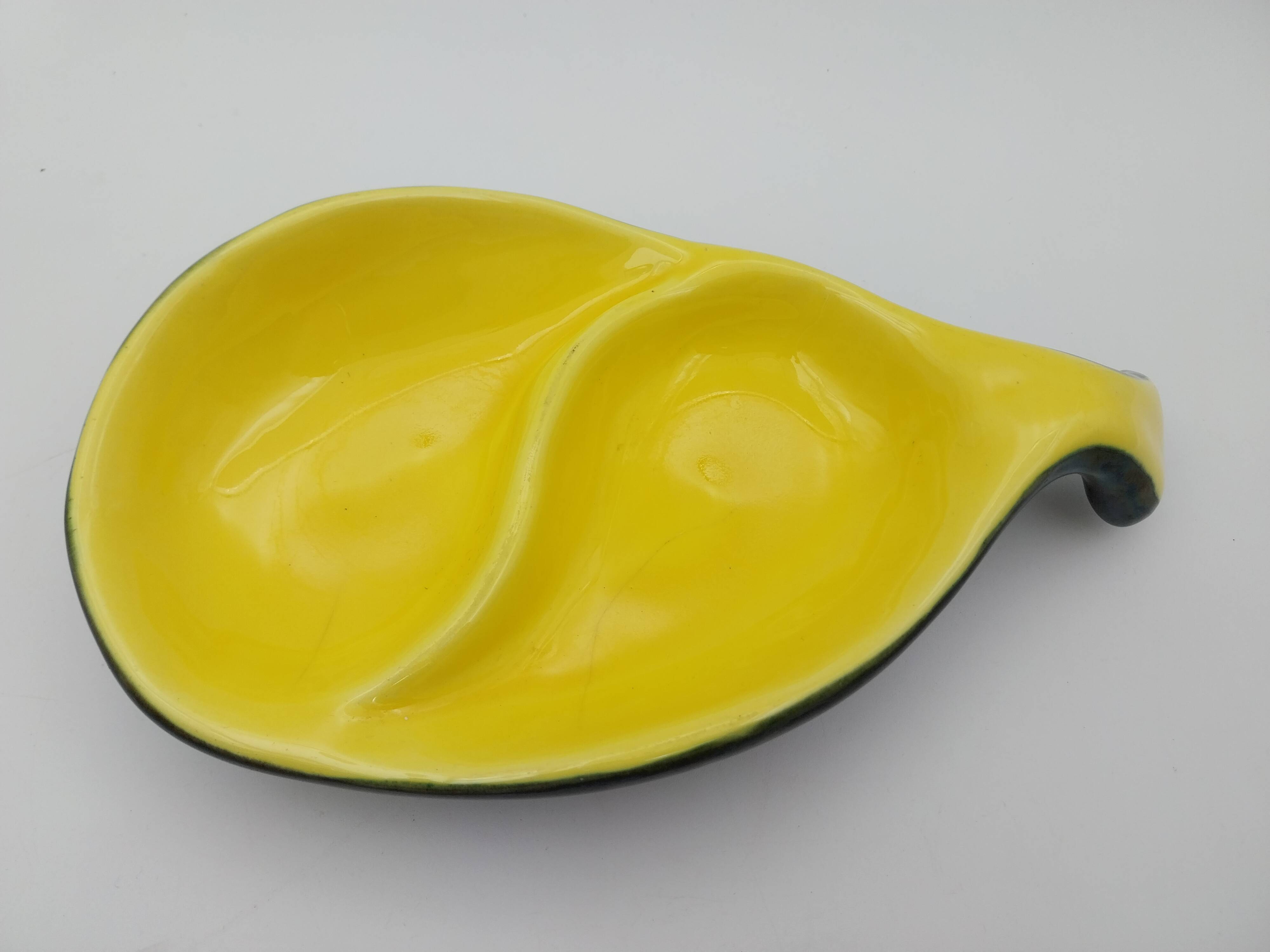 Black and yellow ceramic empty pocket cup dlg Chambost Jouve Elchinger