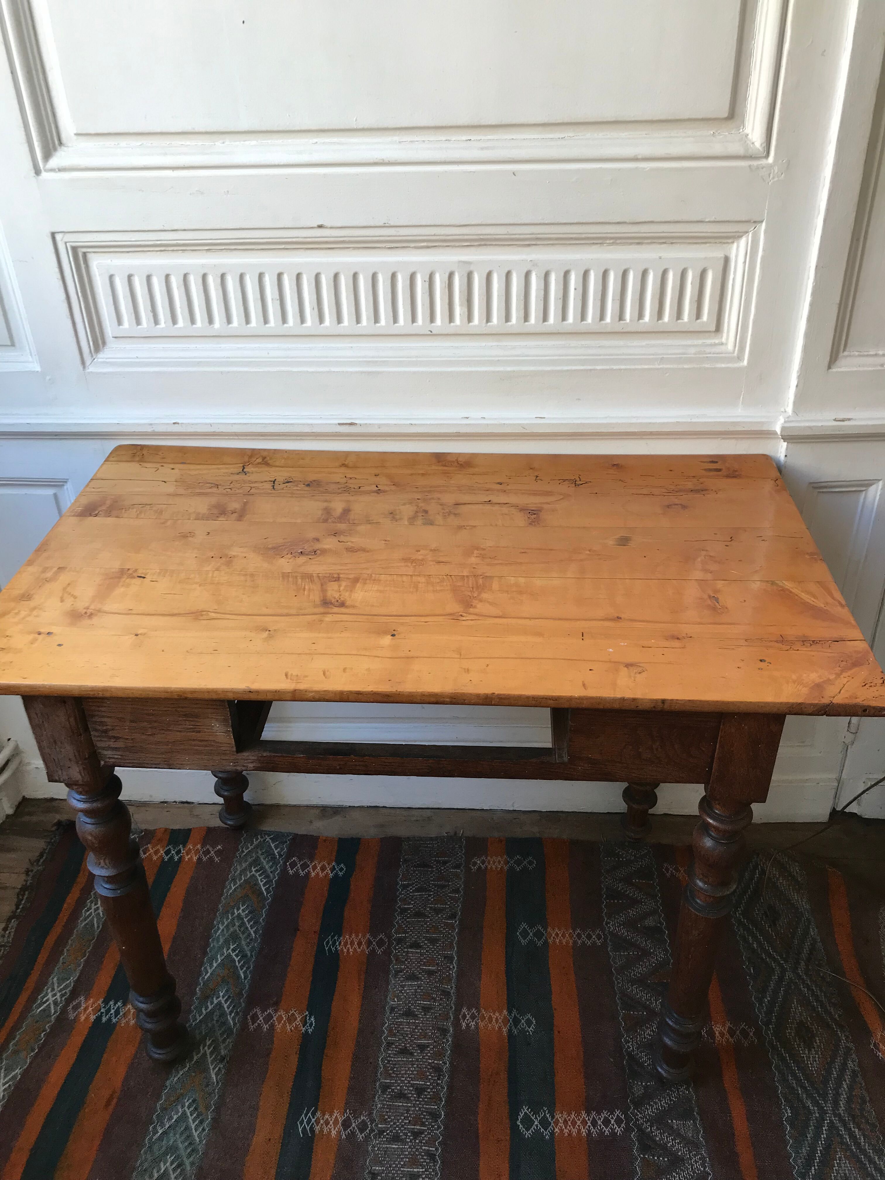 Table bureau vintage