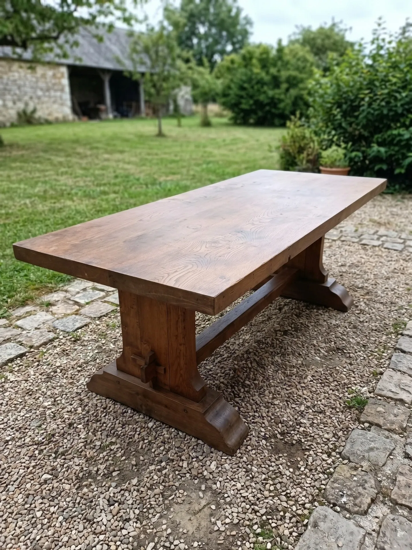 Farm table