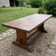 Farm table