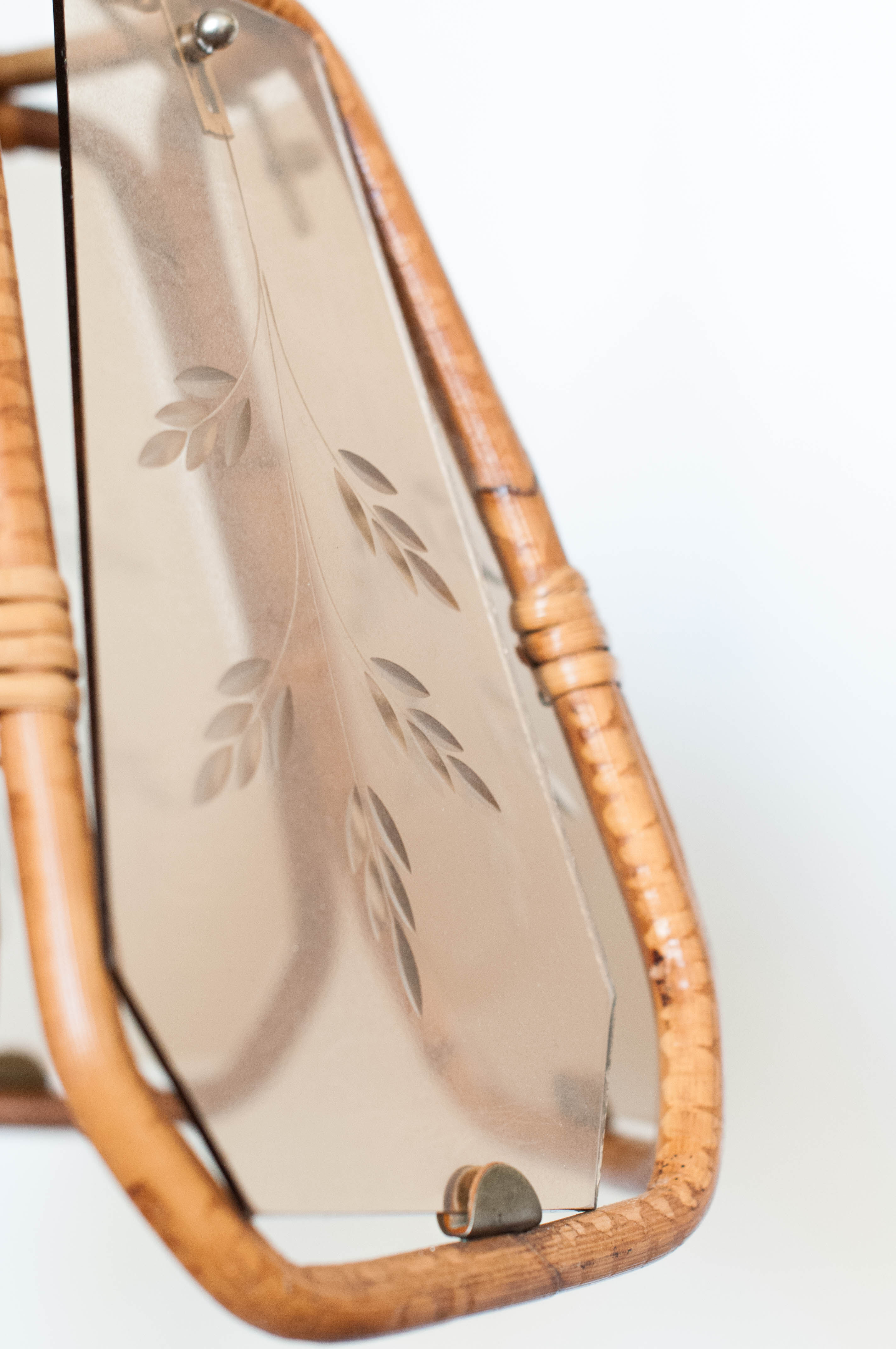 Rattan suspension