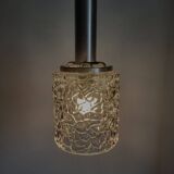 Lampe à suspension vintage avec capuchon en verre et relief, Chrome afwerking, jaren 60