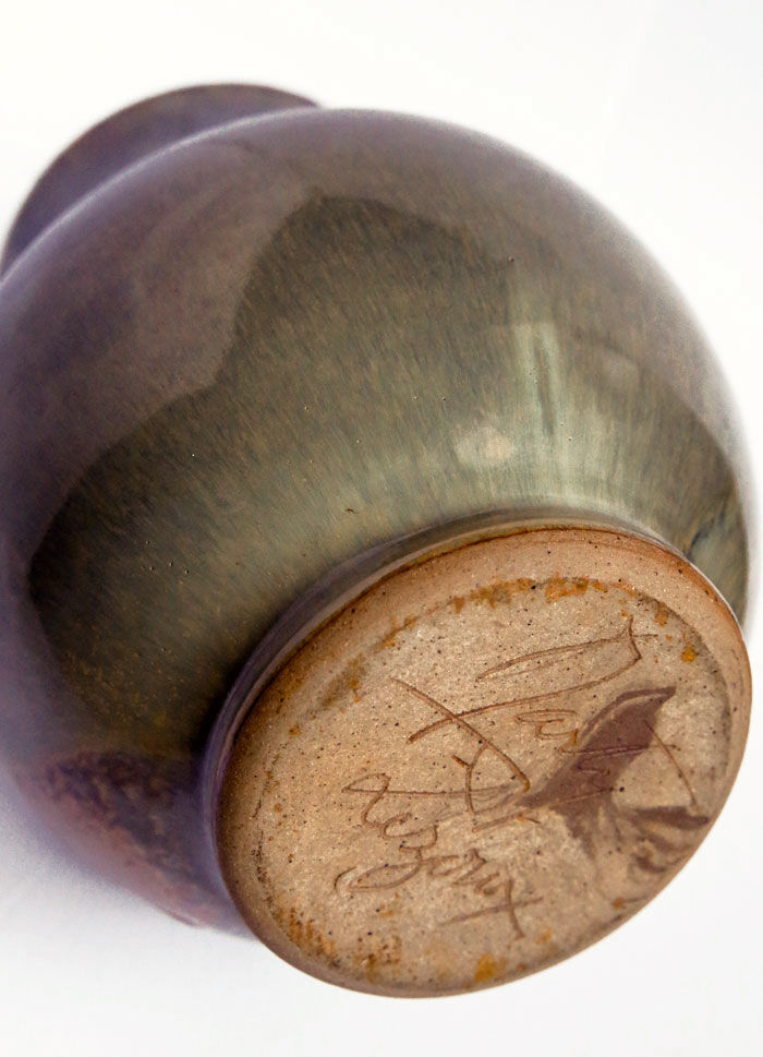Vase en grès gris vert et bleuté de la poterie Marty en Auvergne