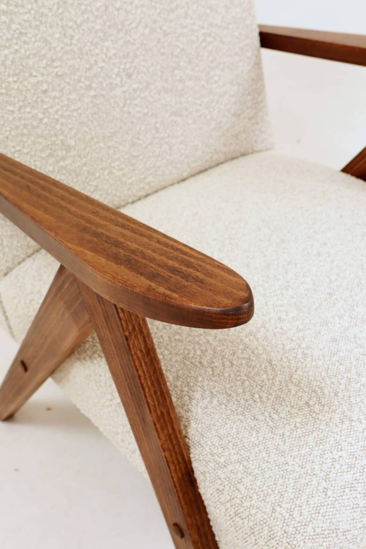 Vintage long chair off-white bouclé zigzag