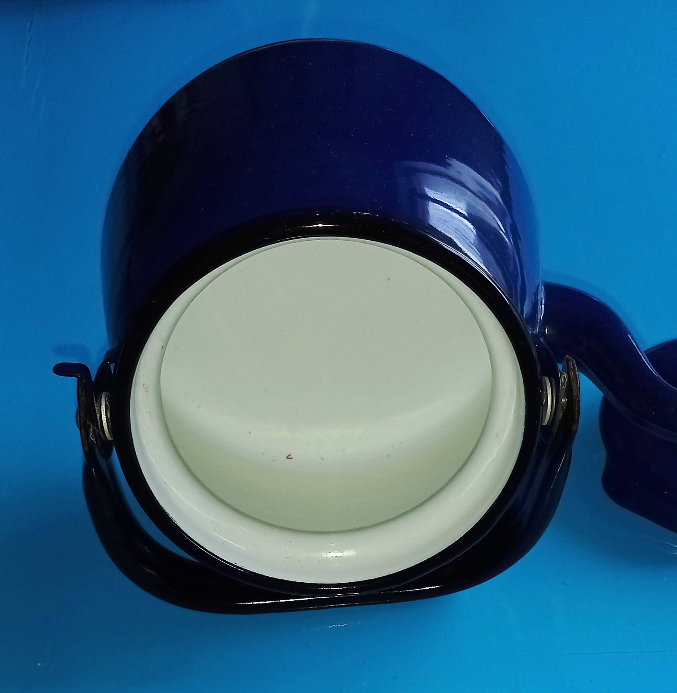 Vintage blue enamelled metal kettle - 1 litre approx. 12cm high (without handle)