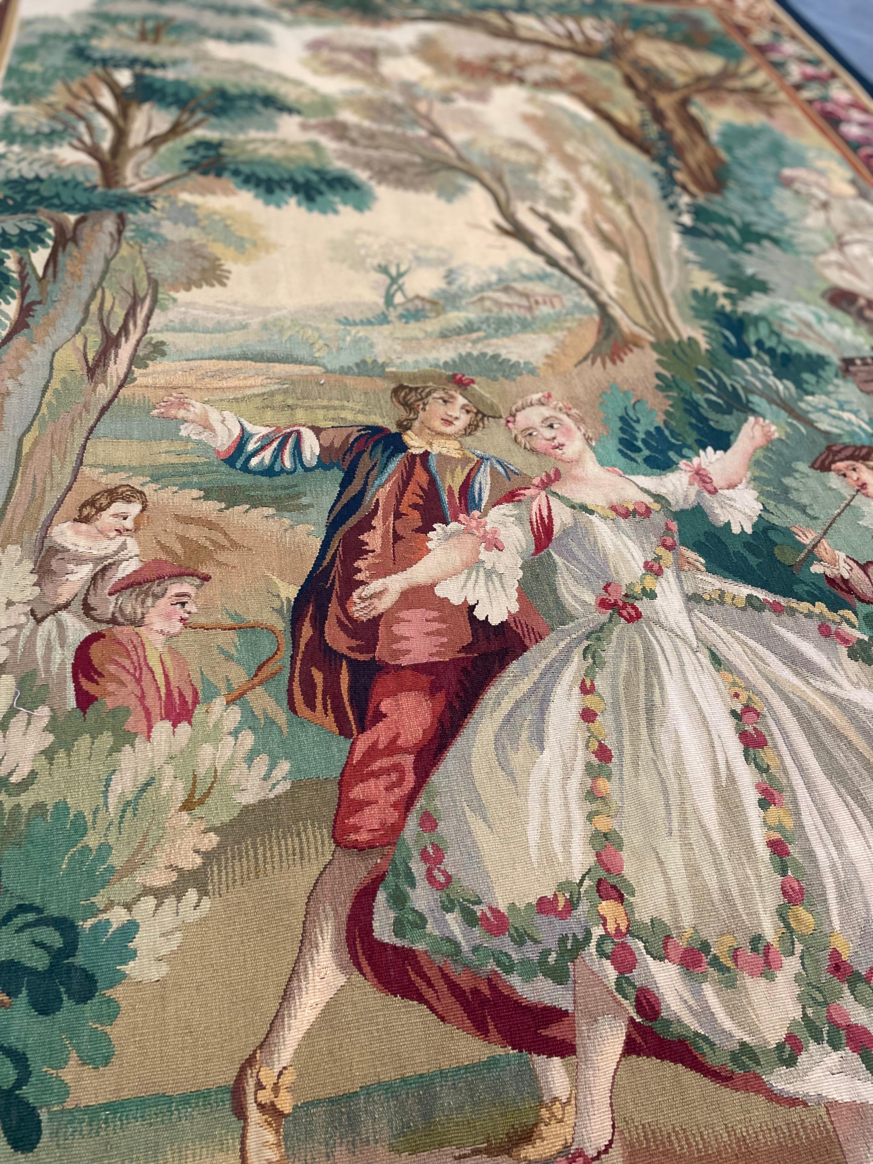 Tapisserie murale en laine de style français élégant avec verdure et scène de cour romantique