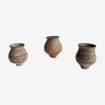 Trois pots antiques de vallée d’indus