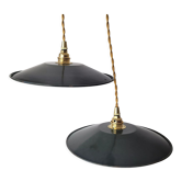 Pair of enamelled suspensions
