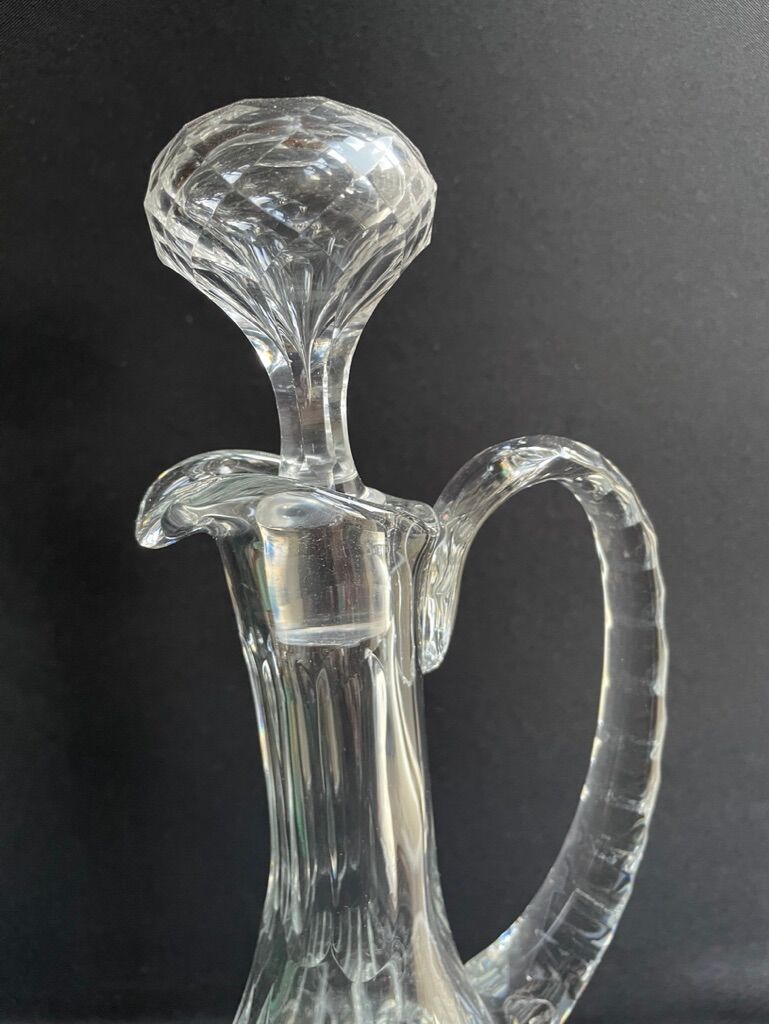 Decanter in blown and cut crystal