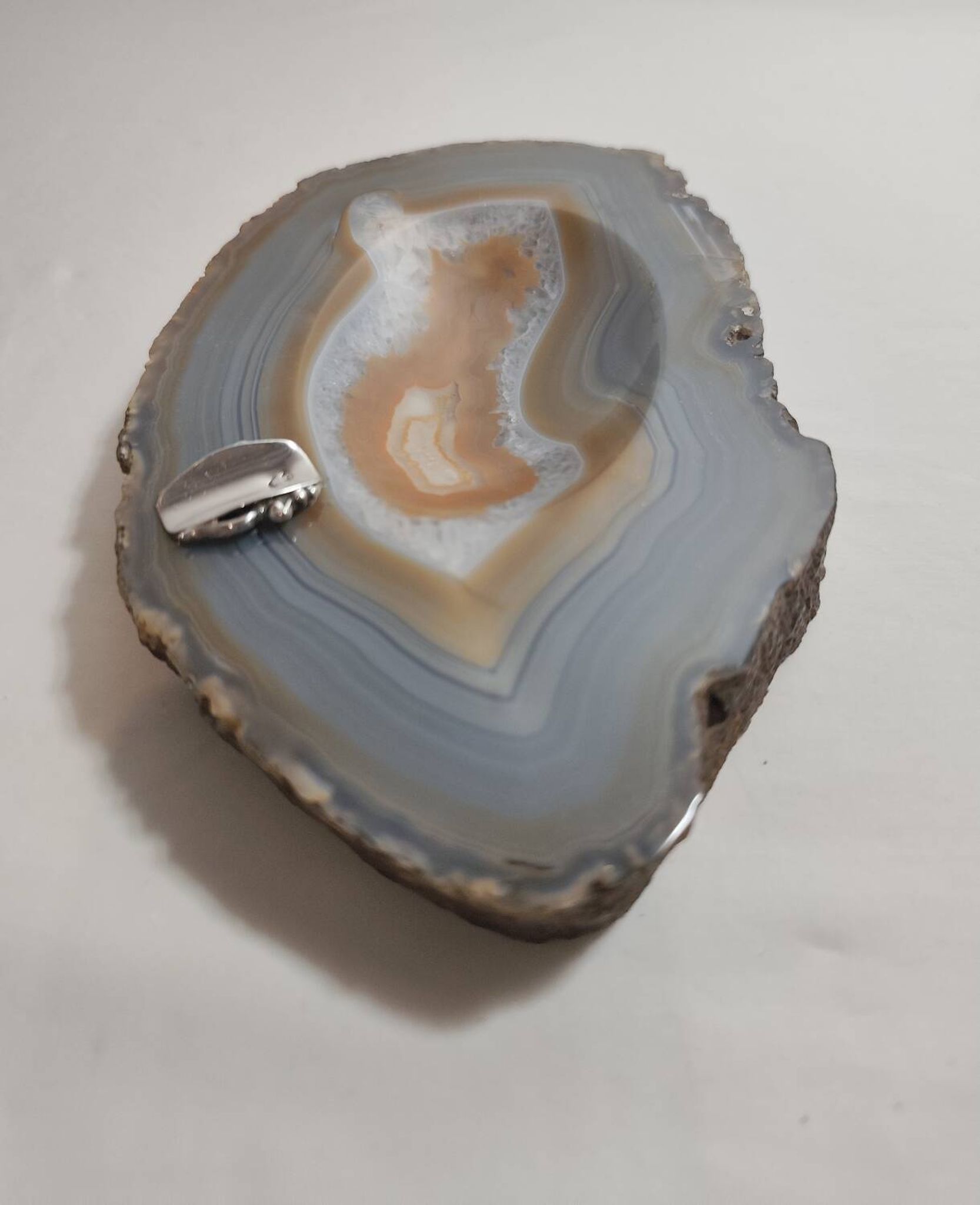 Cendrier en agate et en argent. Espagne, années 1970.