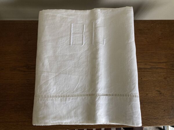 Drap de lin réserve de trousseau ancien neuf à jours et BL moderniste L180