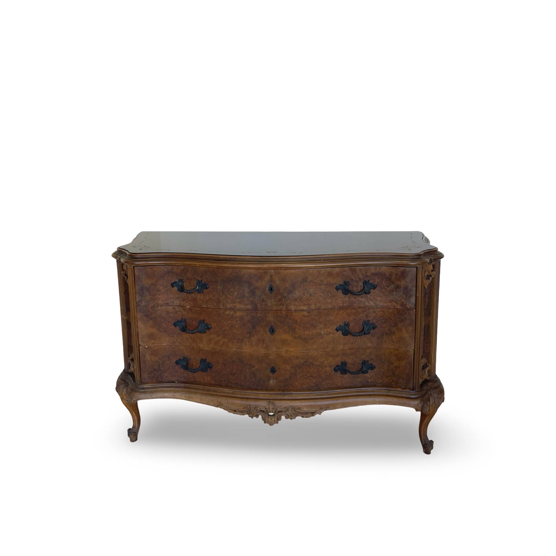 Elegant Italian Louis XV style commode, circa 1940.
