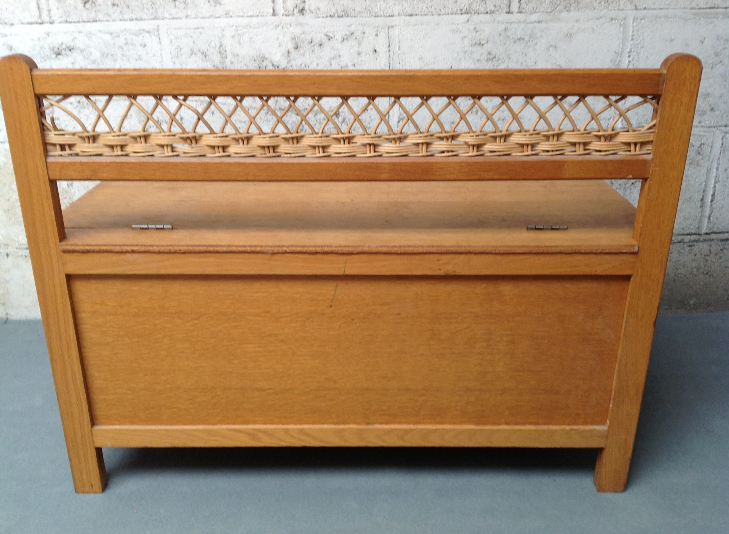 Bench chest wood and rattan vintage toys