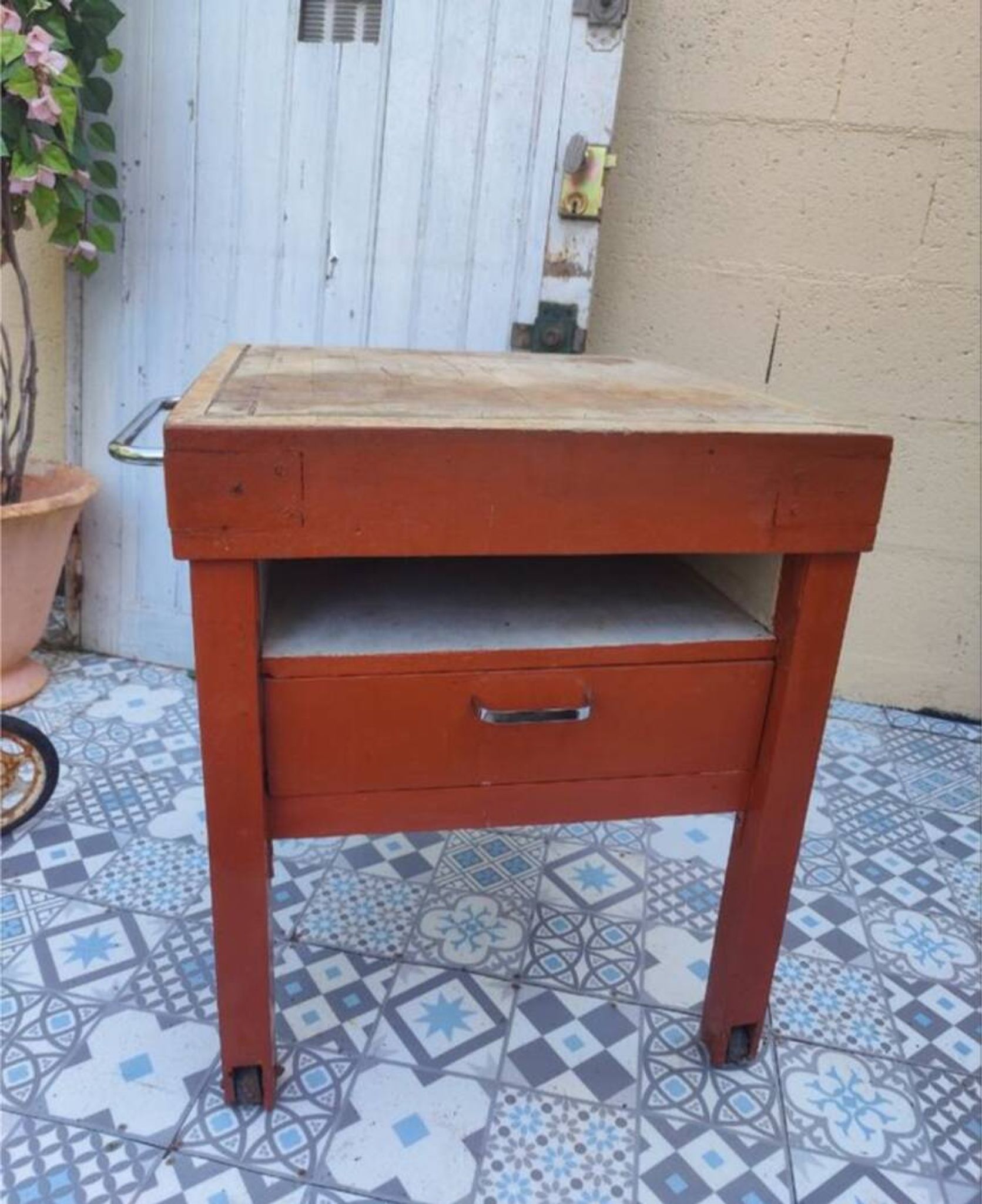 Trade furniture