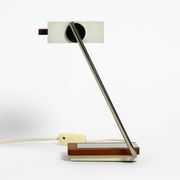 Lampe de table en métal léger en teck Kaiser Leuchten des années 1960.