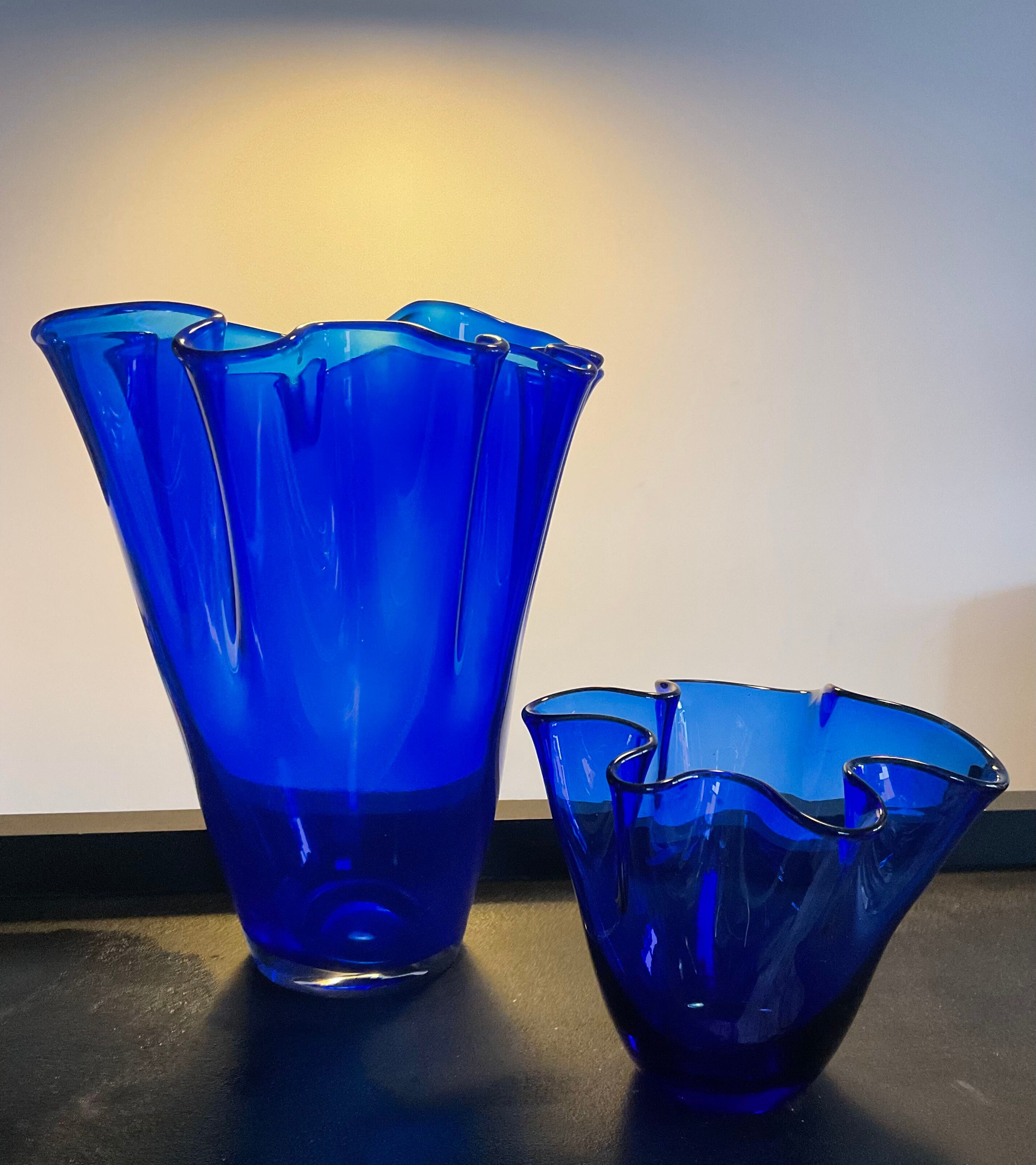 Duo of handkerchief vases in glass paste 70s-80s