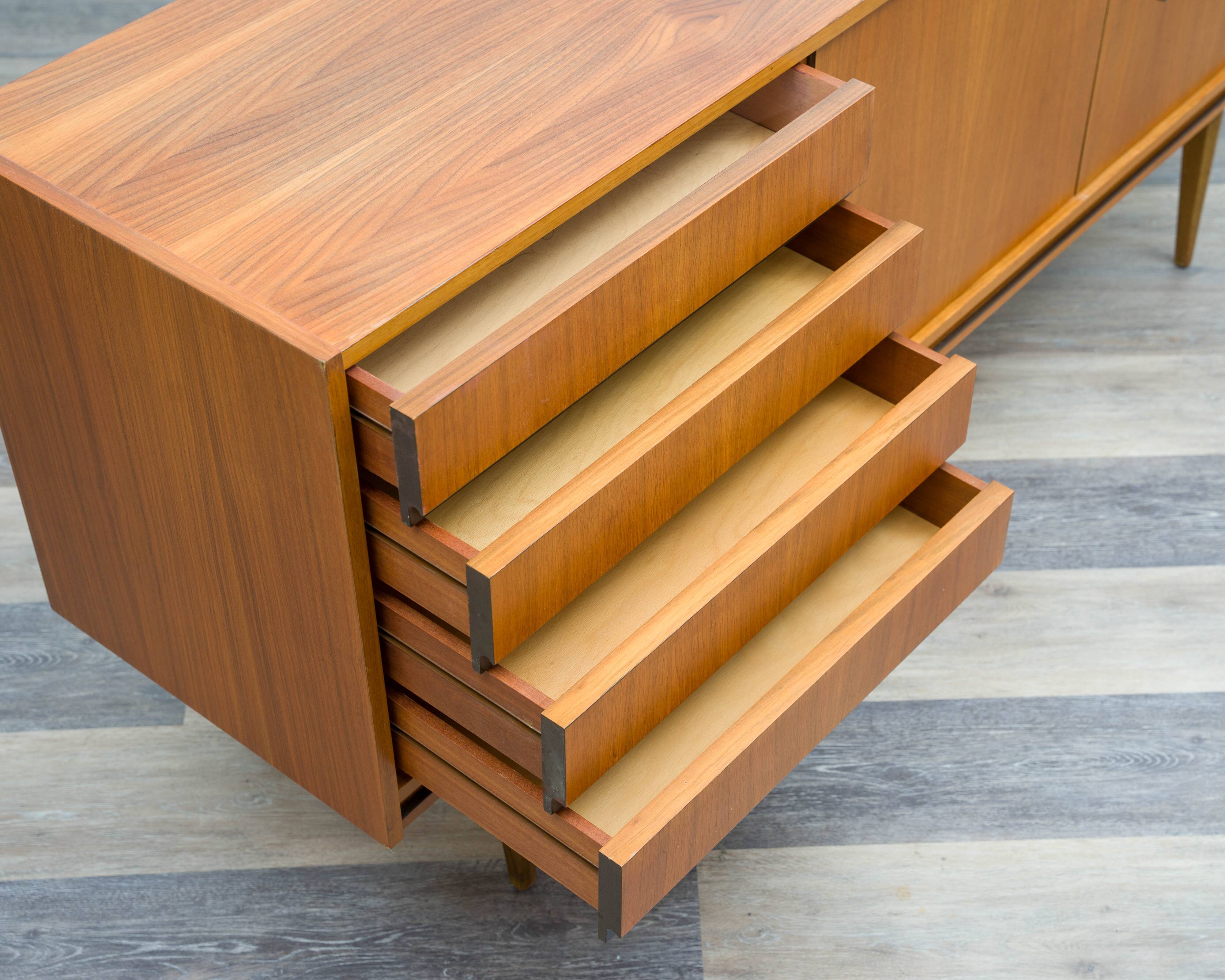 enfilade des années 60, de style scandinave classique