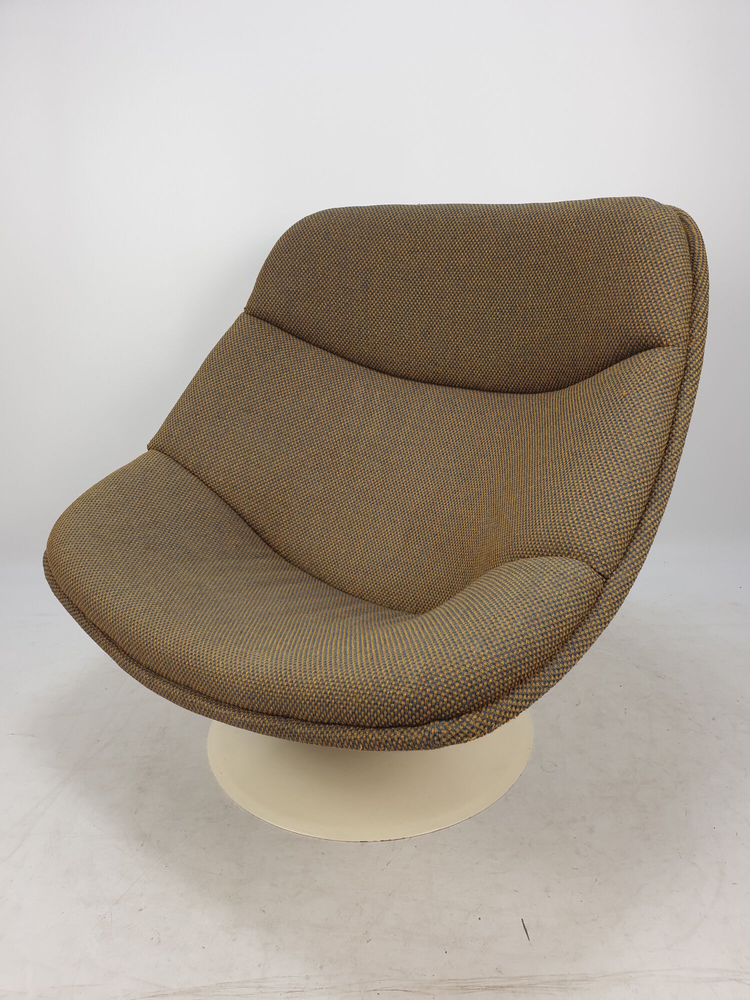 F557 Oyster lounge chair by Pierre Paulin for Artifort, 1960